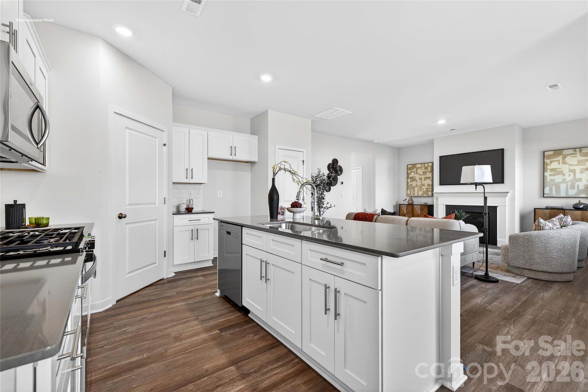 1375 Mammoth Road Property Photo 7