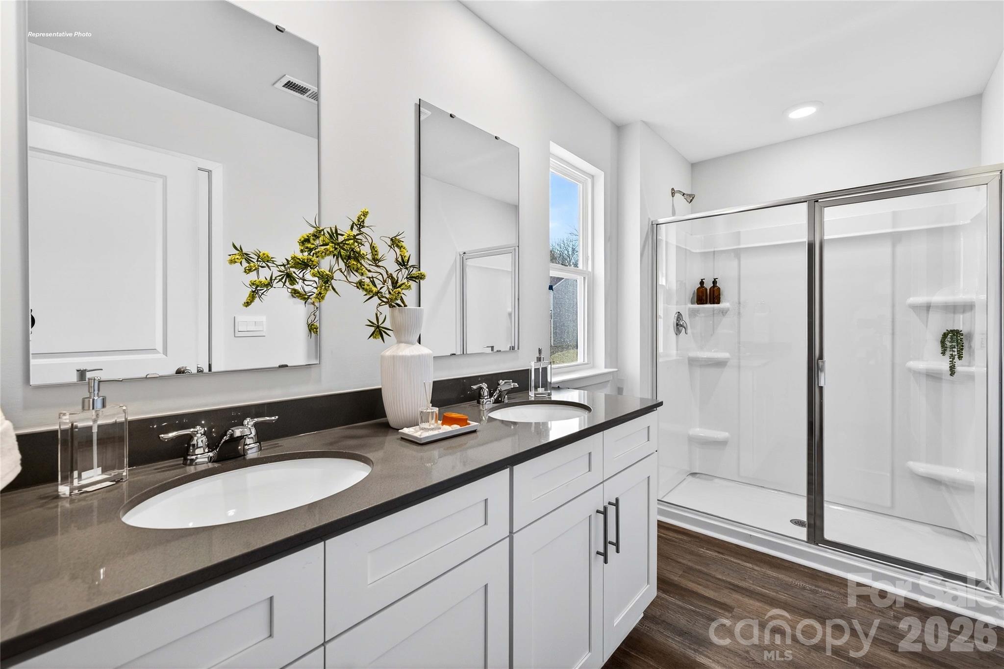 1375 Mammoth Road Property Photo 15