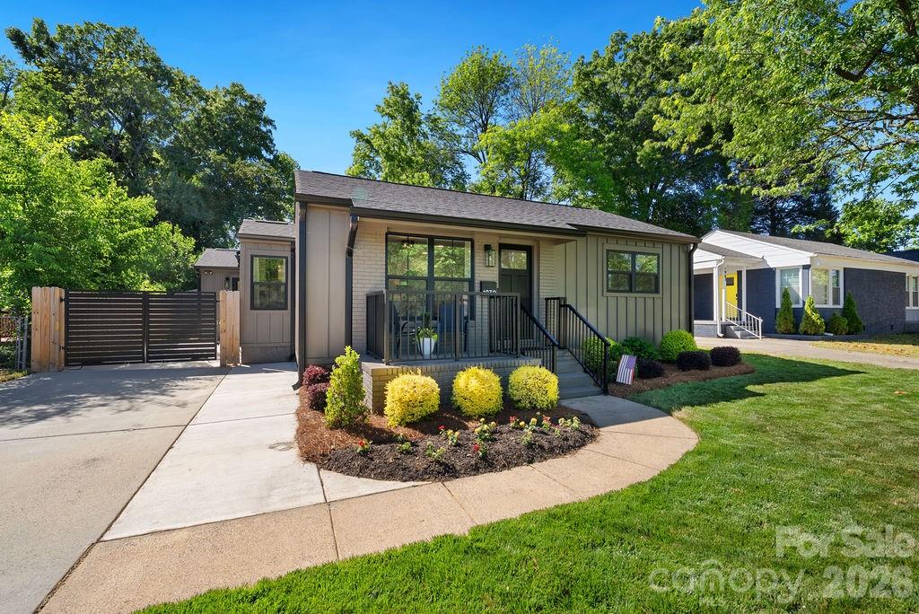 1939 Academy Street Property Photo 1