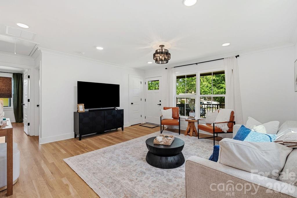 1939 Academy Street Property Photo 7