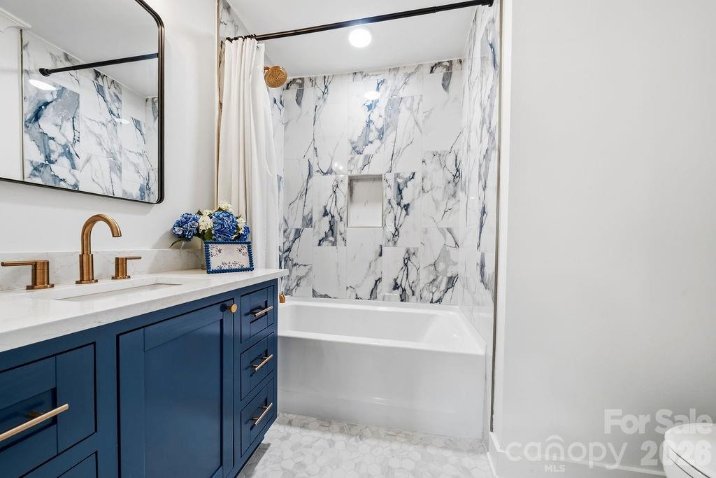 1939 Academy Street Property Photo 22