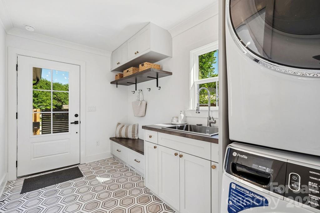 1939 Academy Street Property Photo 26