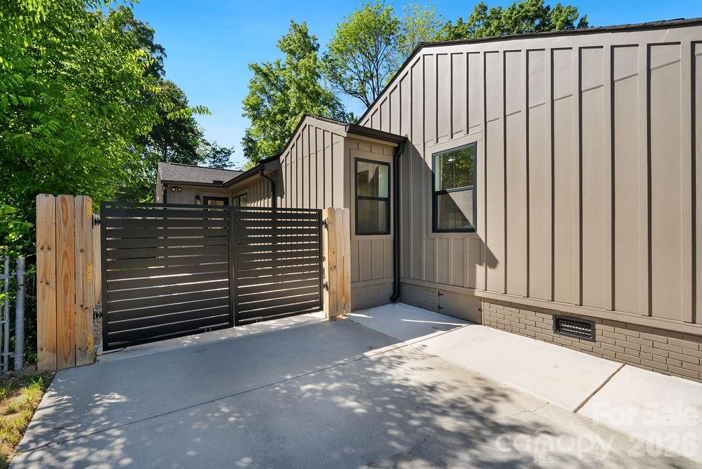 1939 Academy Street Property Photo 29