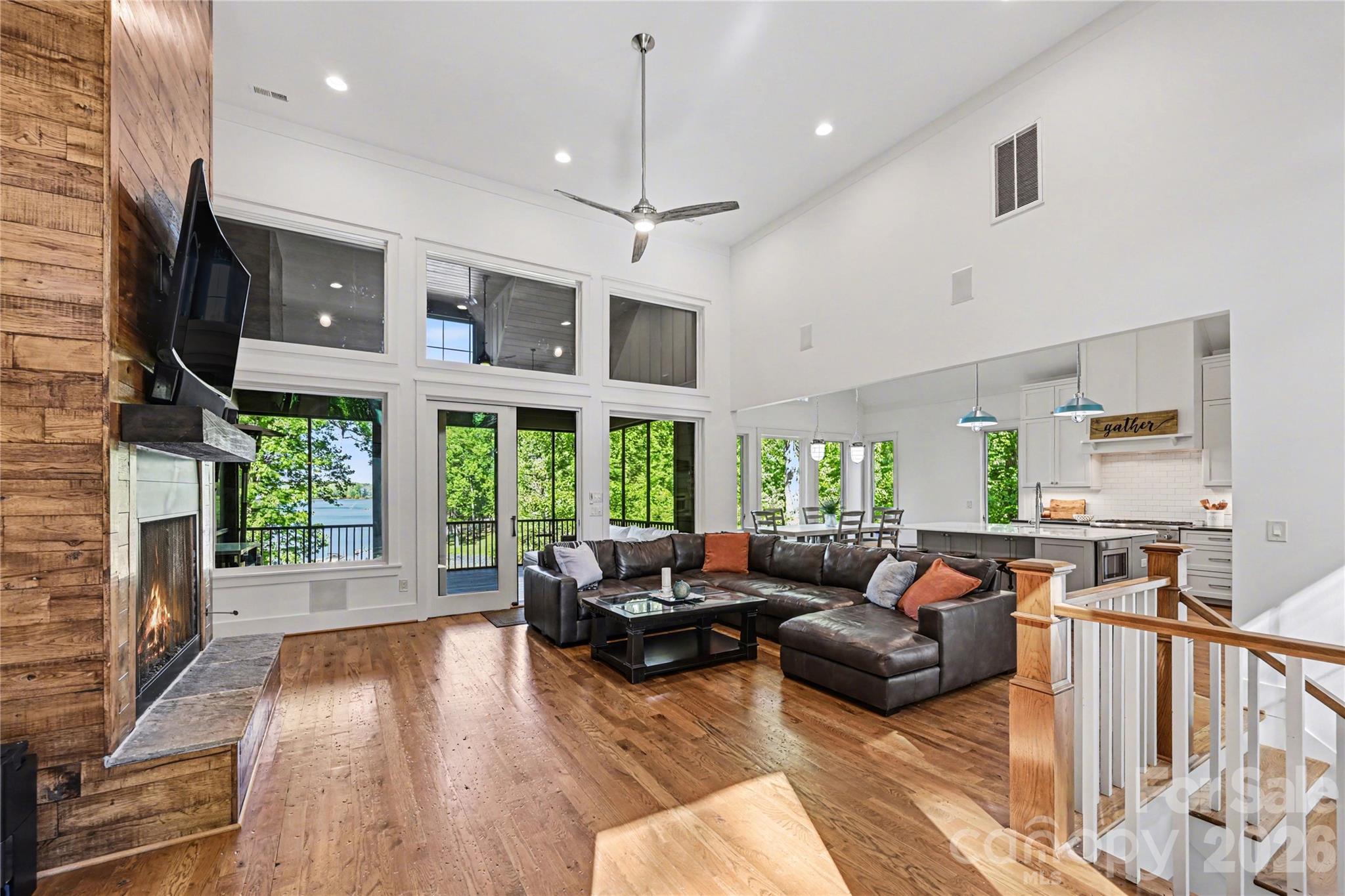 142 Lakeview Shores Loop Property Photo 7