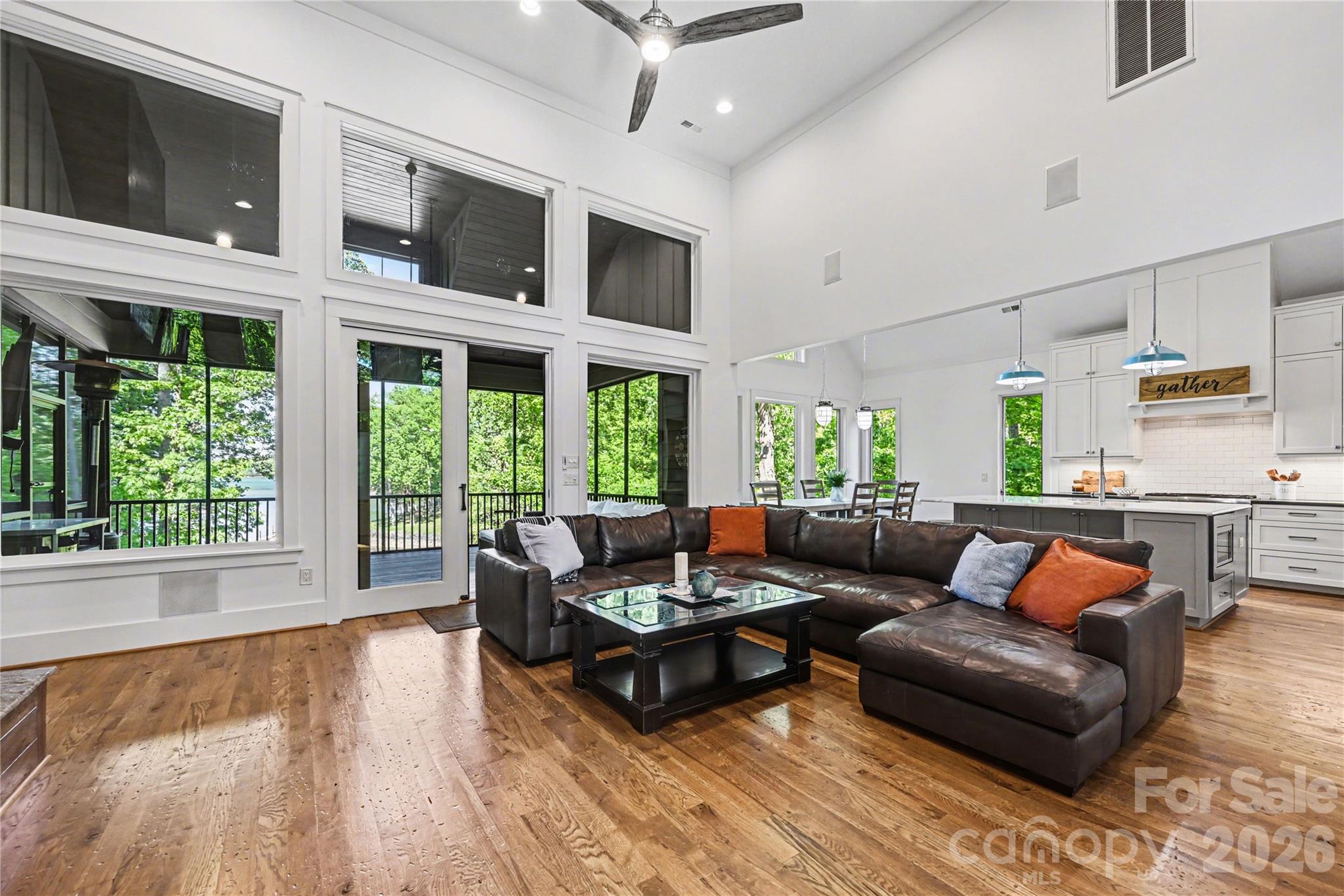 142 Lakeview Shores Loop Property Photo 8