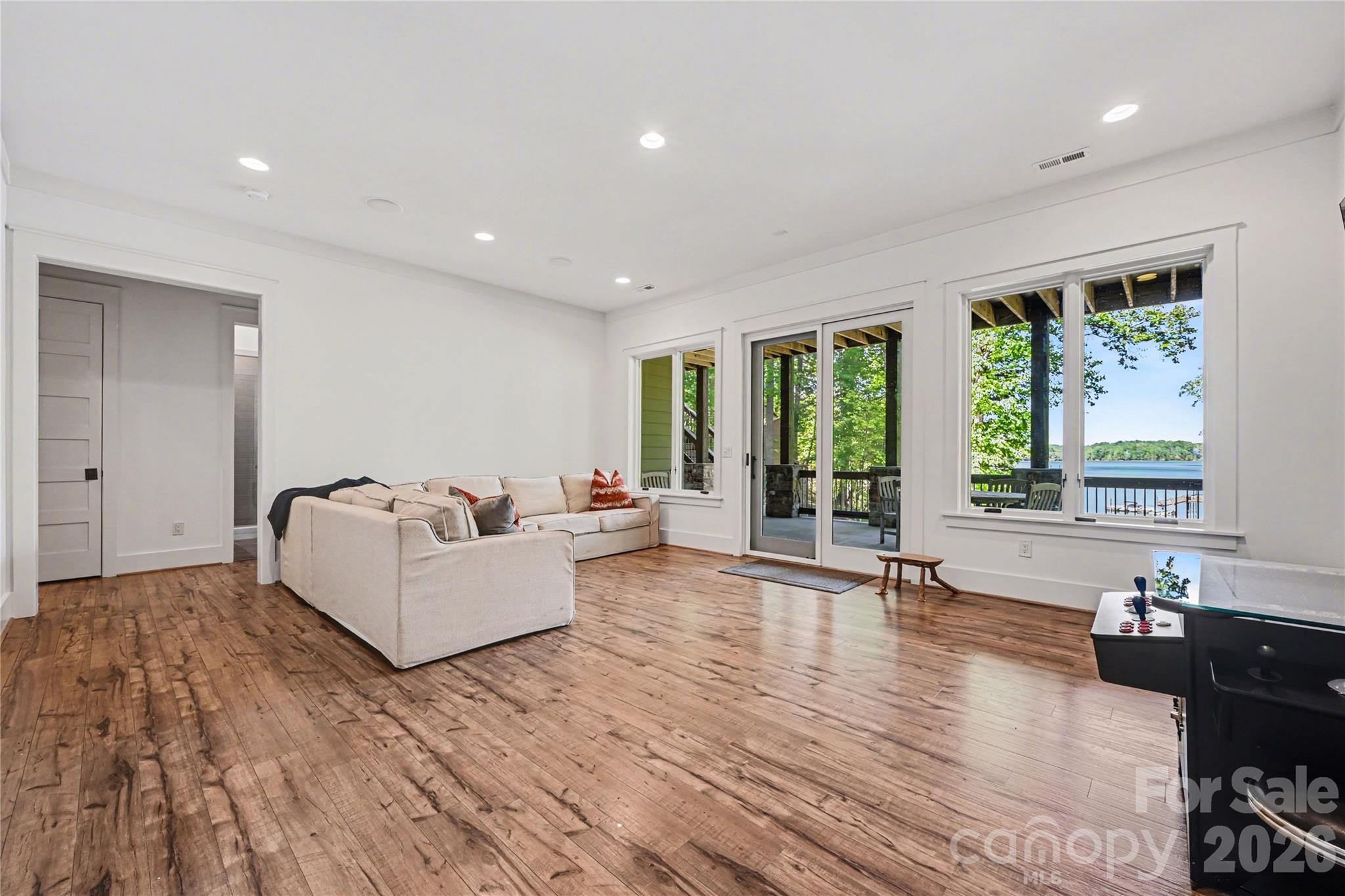 142 Lakeview Shores Loop Property Photo 19