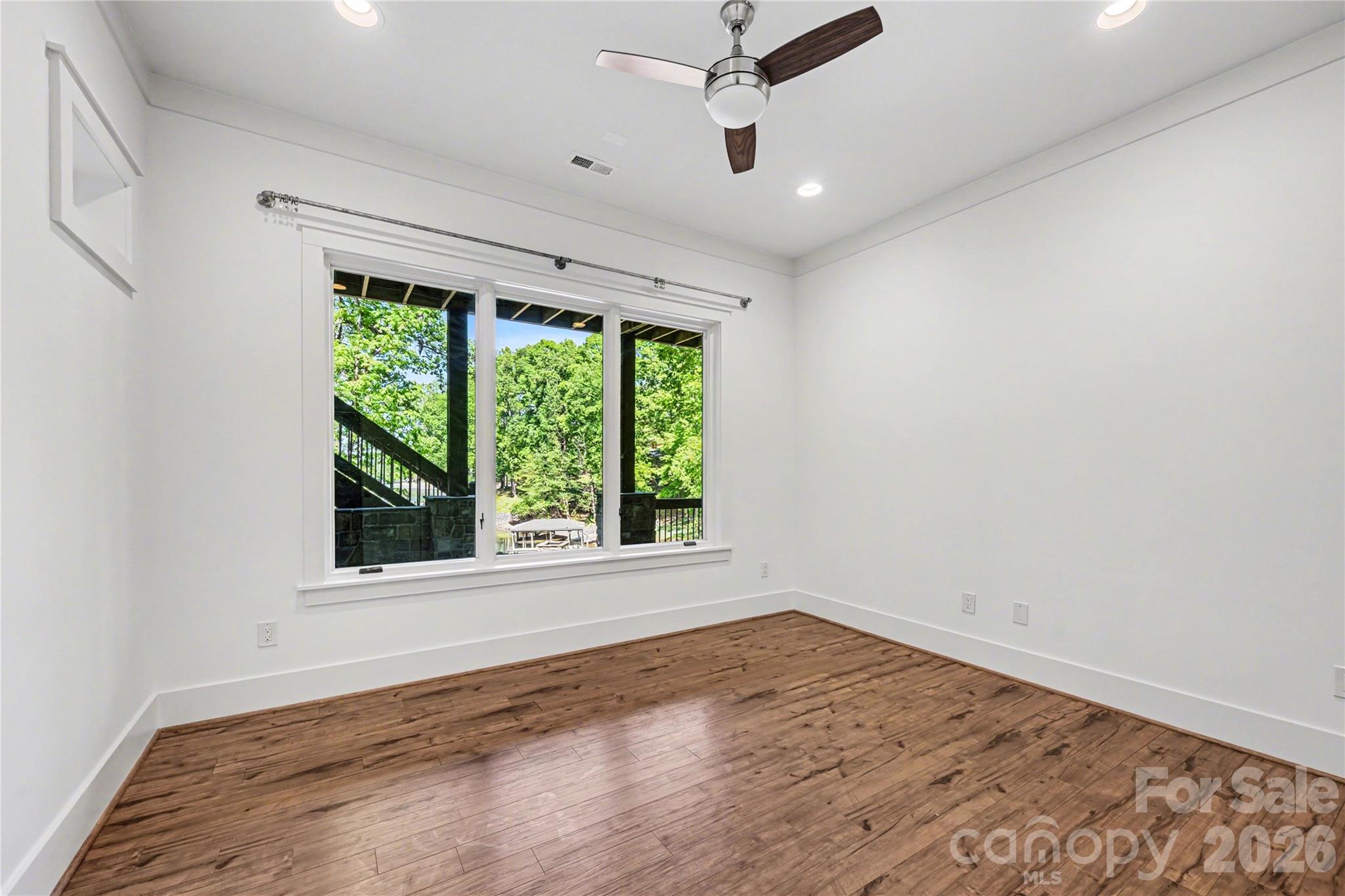 142 Lakeview Shores Loop Property Photo 24