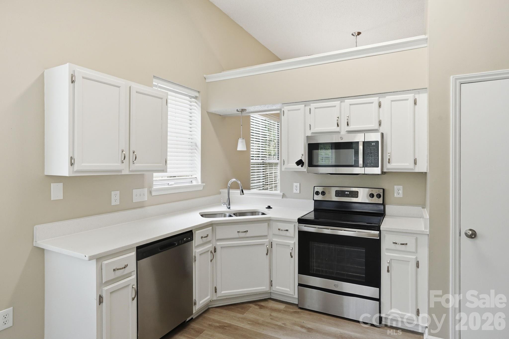 7200 Daerwood Place Property Photo 18