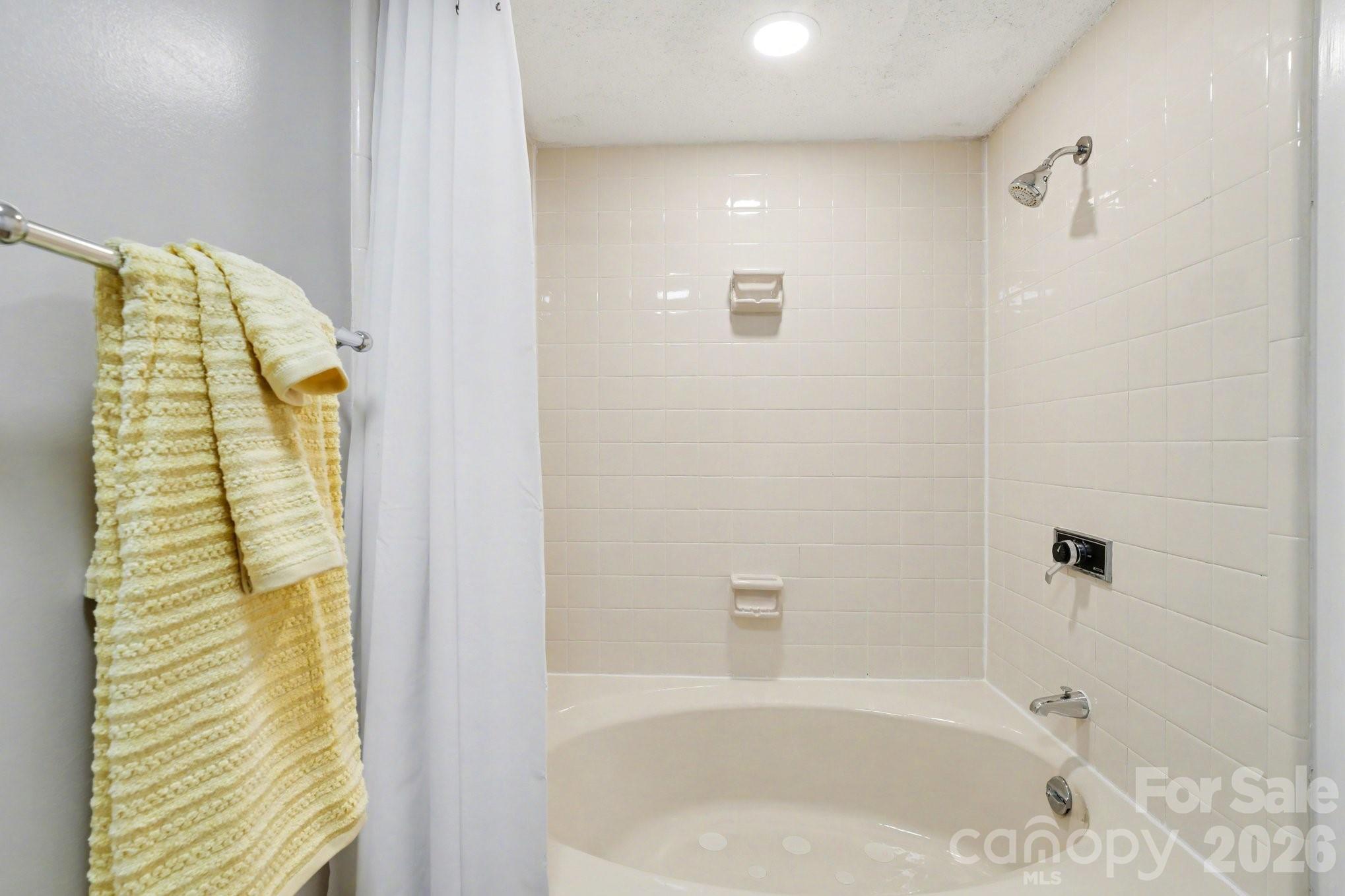 250 Sugar Gum Lane 224 Property Photo 25