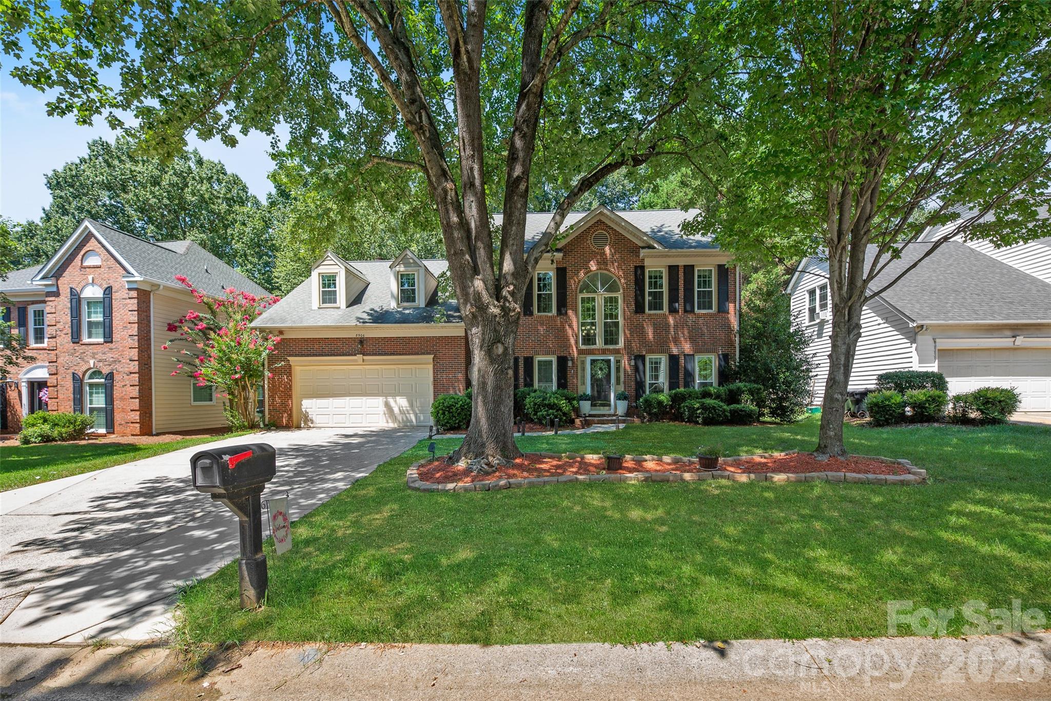 8906 Glade Court Property Photo 2