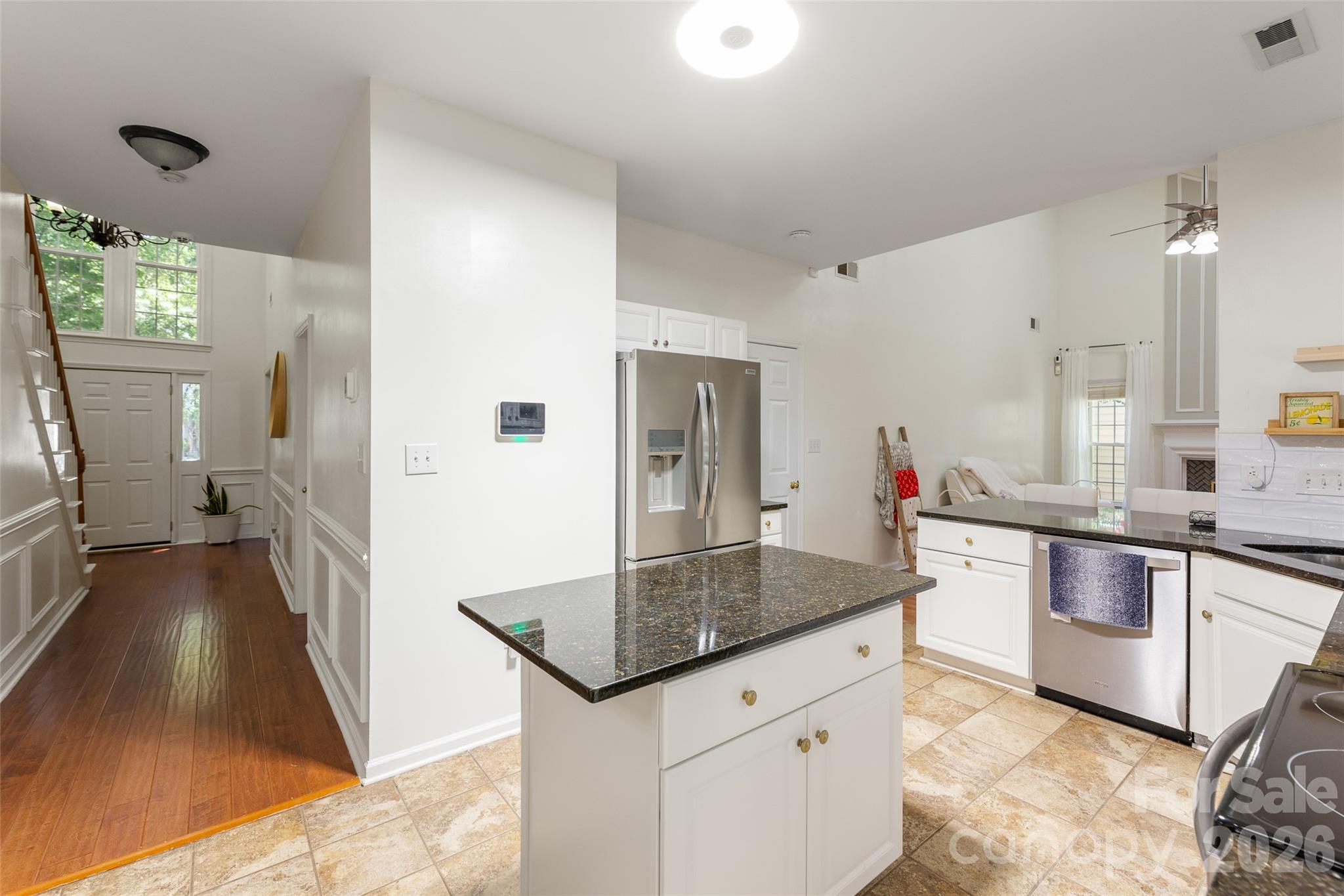 8906 Glade Court Property Photo 10