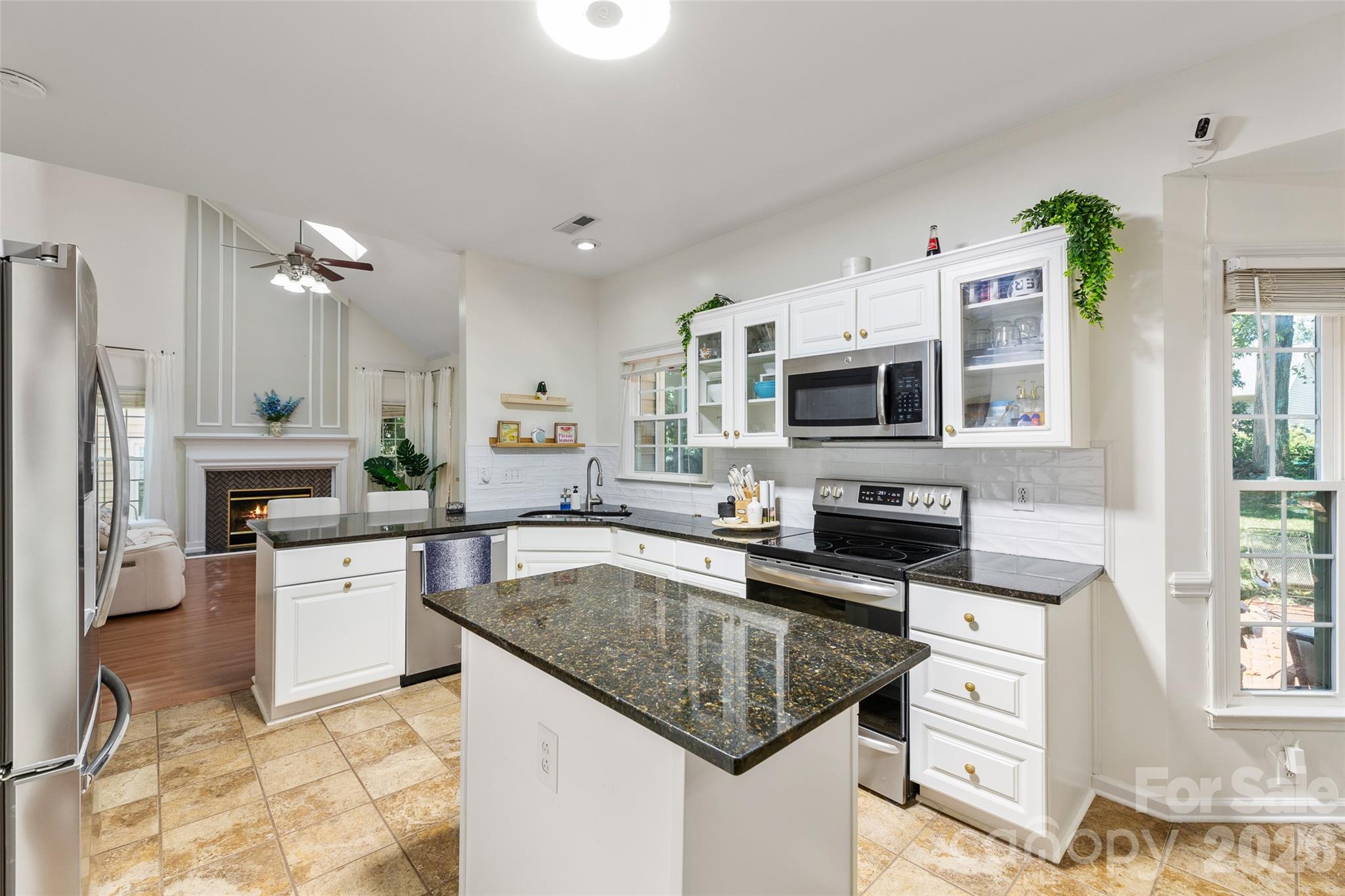 8906 Glade Court Property Photo 11