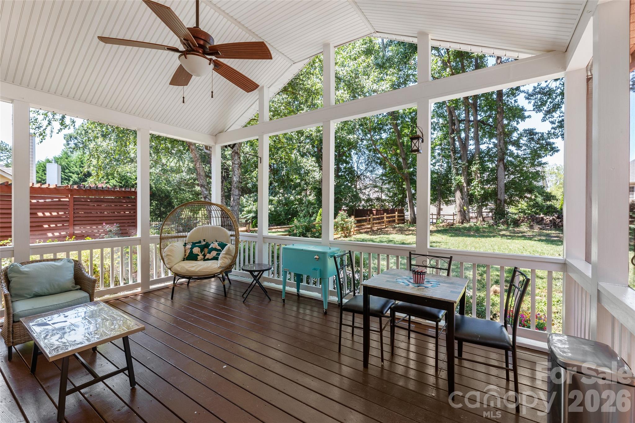 8906 Glade Court Property Photo 34