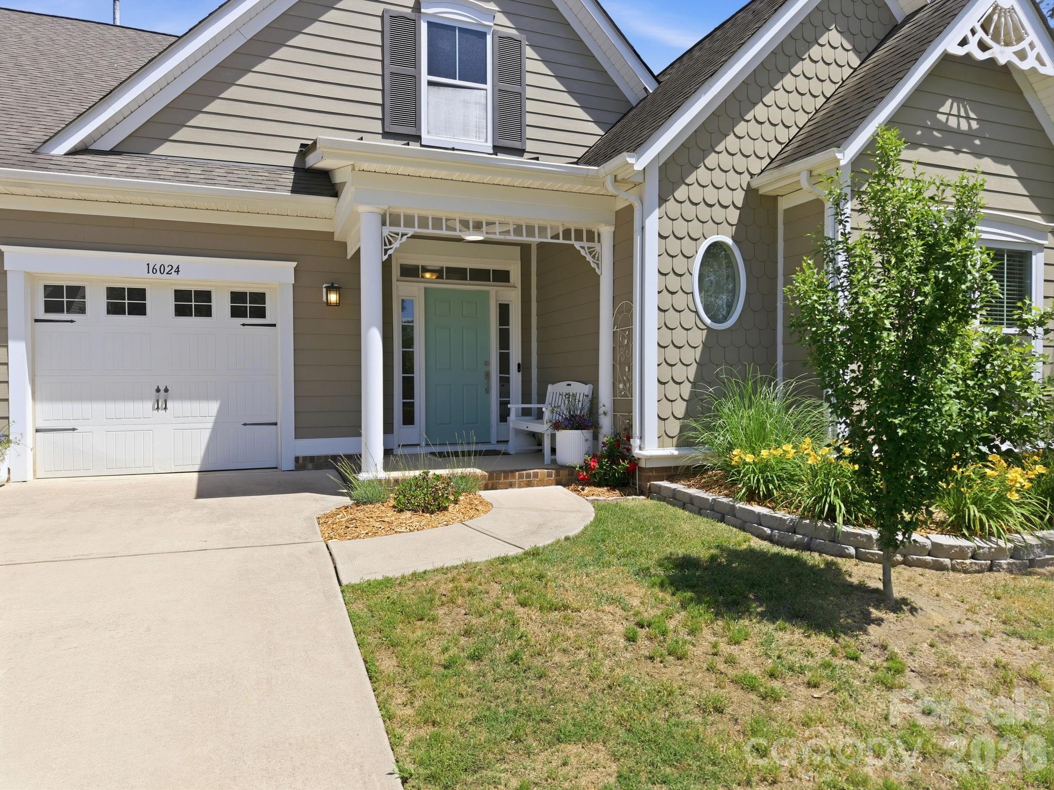 16024 Oxford Glenn Drive Property Photo 6