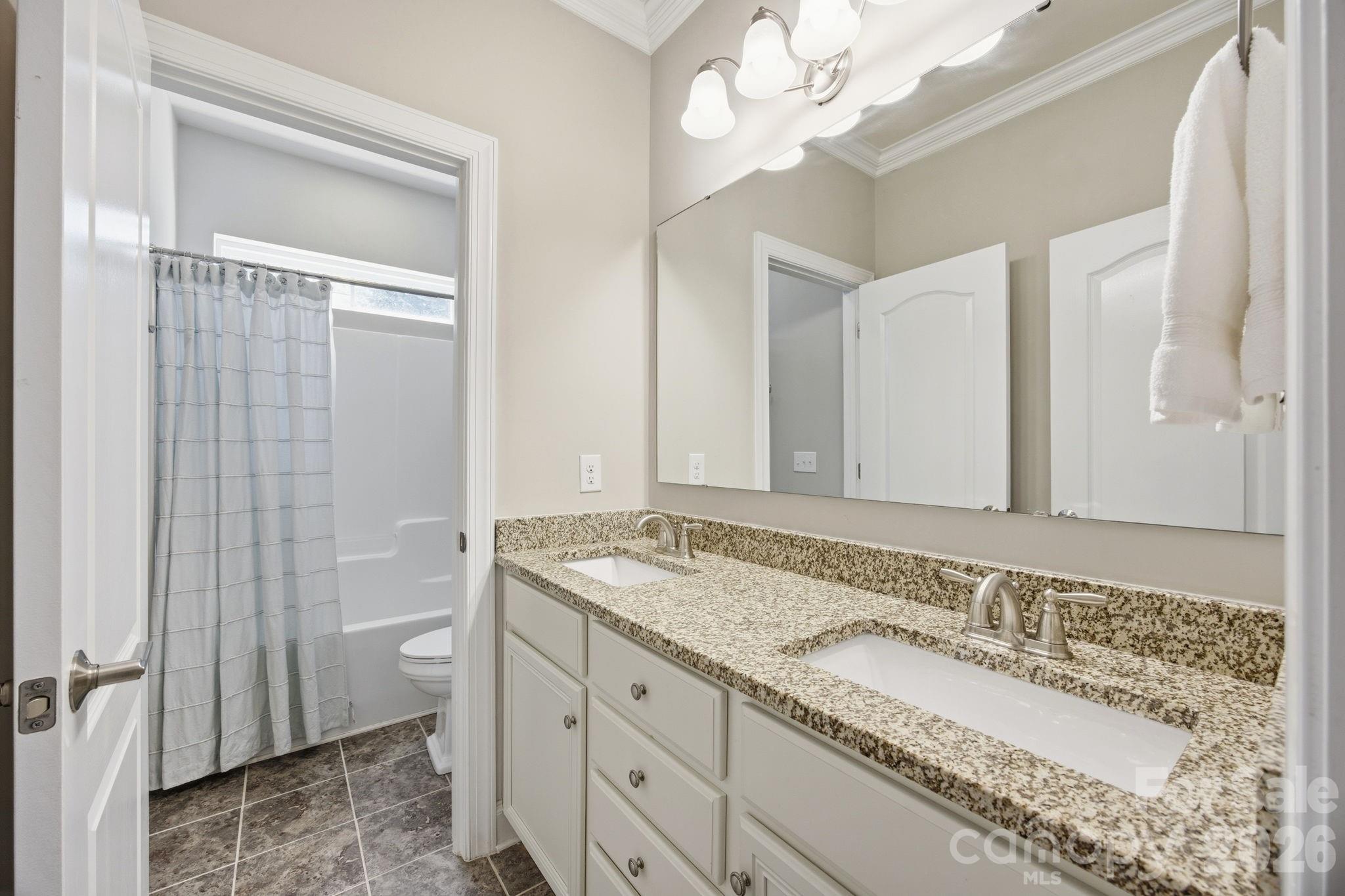 16024 Oxford Glenn Drive Property Photo 12