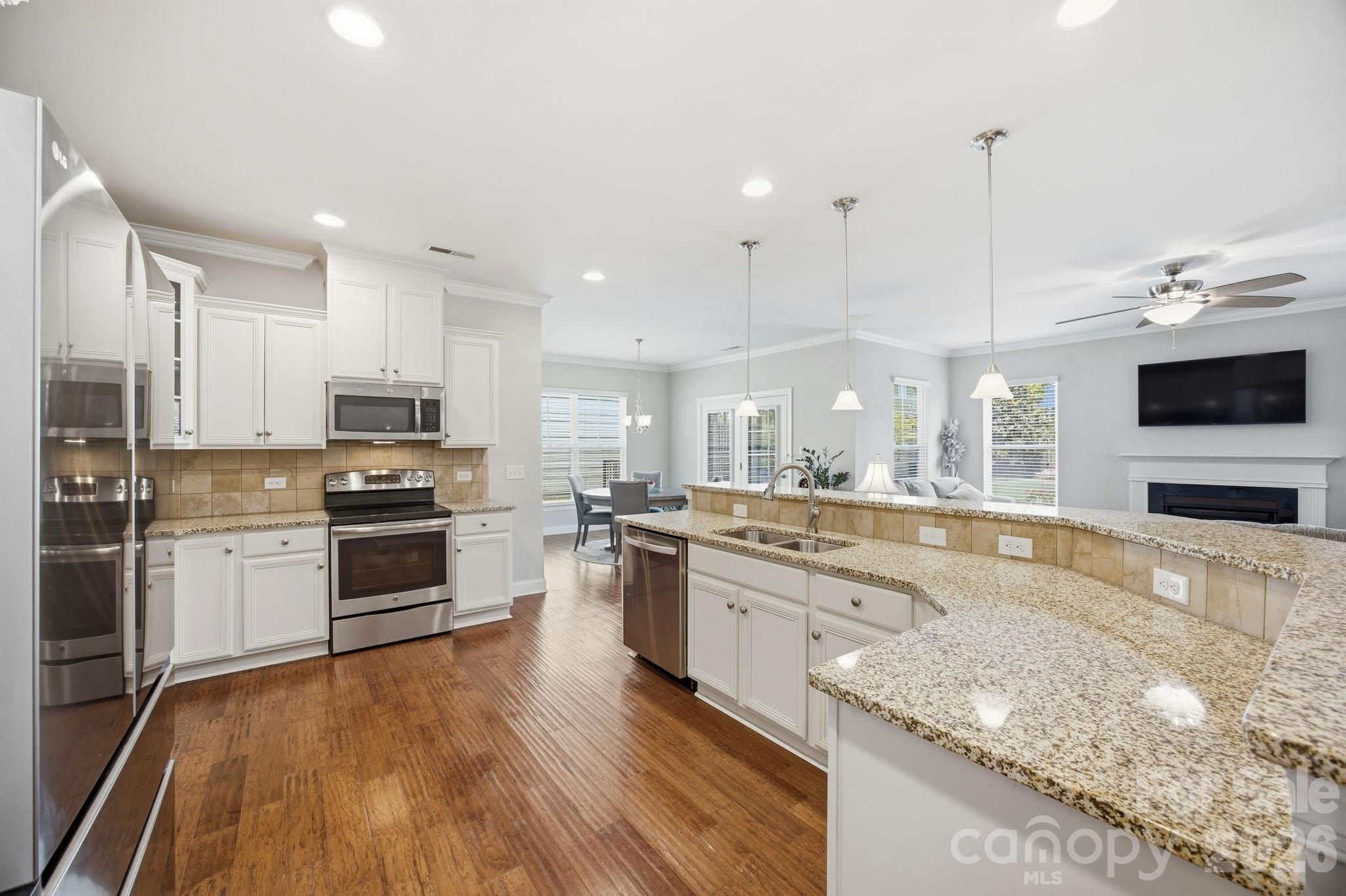 16024 Oxford Glenn Drive Property Photo 22