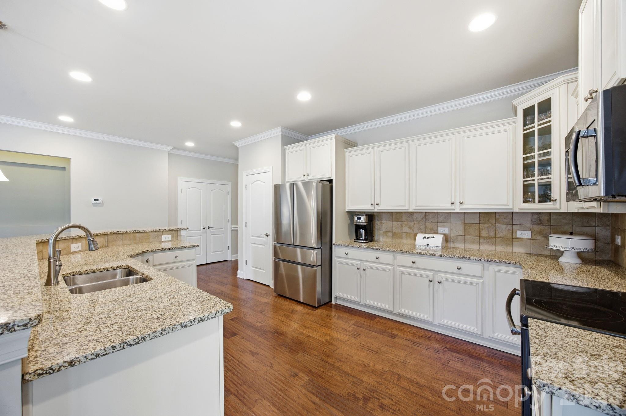 16024 Oxford Glenn Drive Property Photo 23