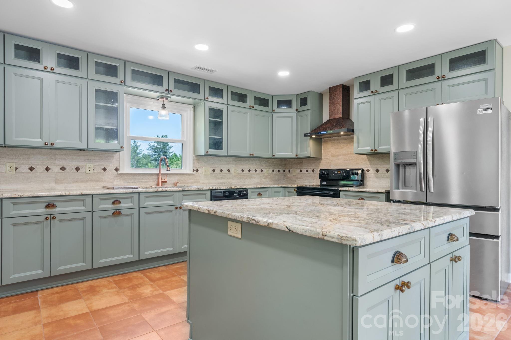 2113 White Pine Drive Property Photo 4