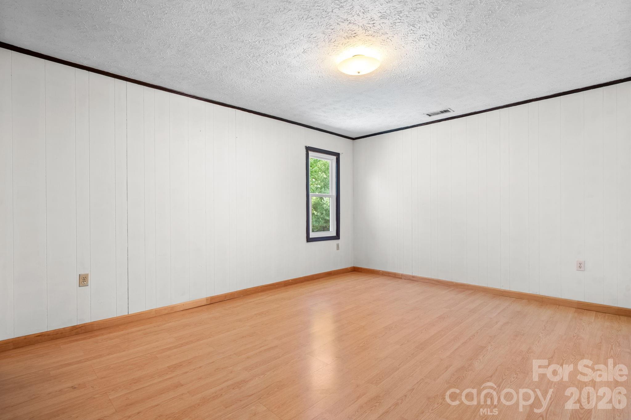 2113 White Pine Drive Property Photo 9