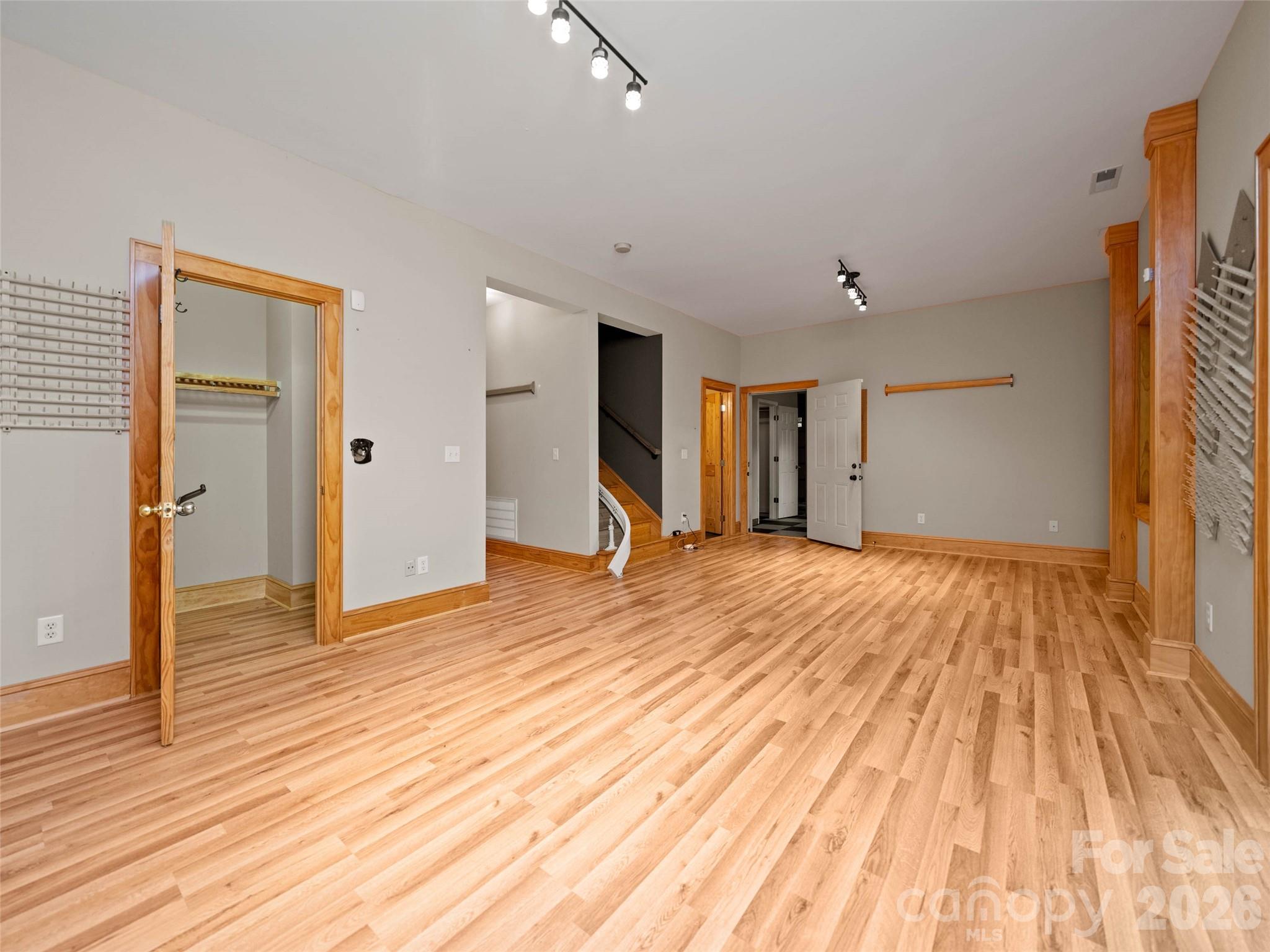 82 Red Oak Drive Property Photo 39