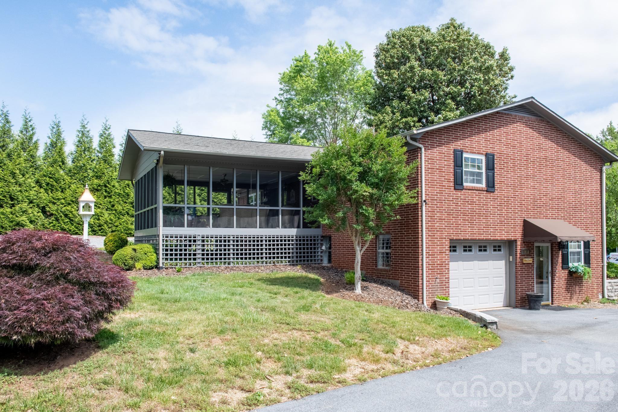 1818 Hickory Boulevard Property Photo 6