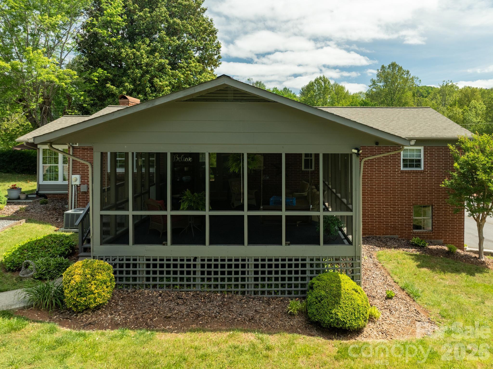 1818 Hickory Boulevard Property Photo 8