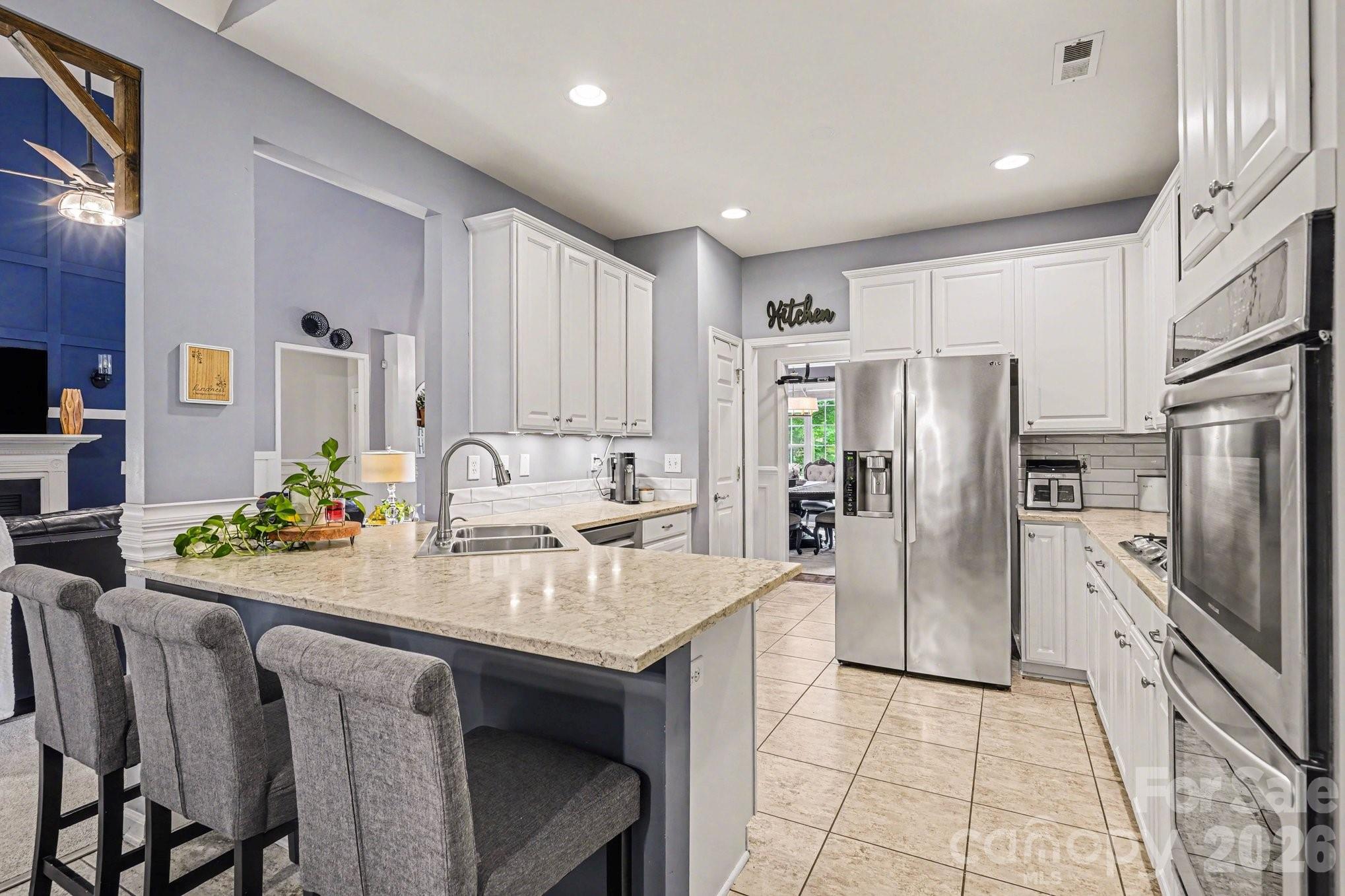 10501 Olde Irongate Lane Property Photo 8
