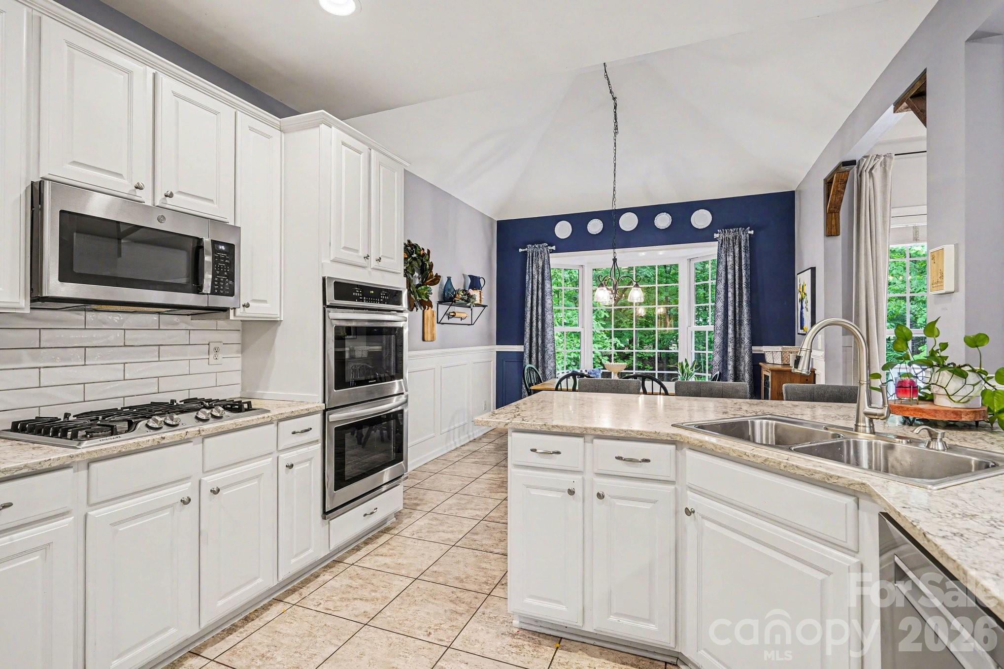 10501 Olde Irongate Lane Property Photo 9
