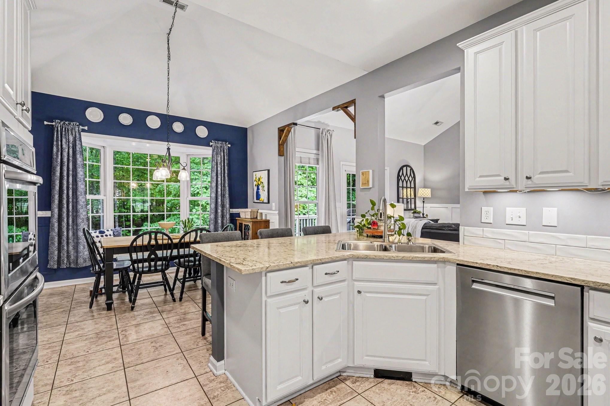 10501 Olde Irongate Lane Property Photo 10