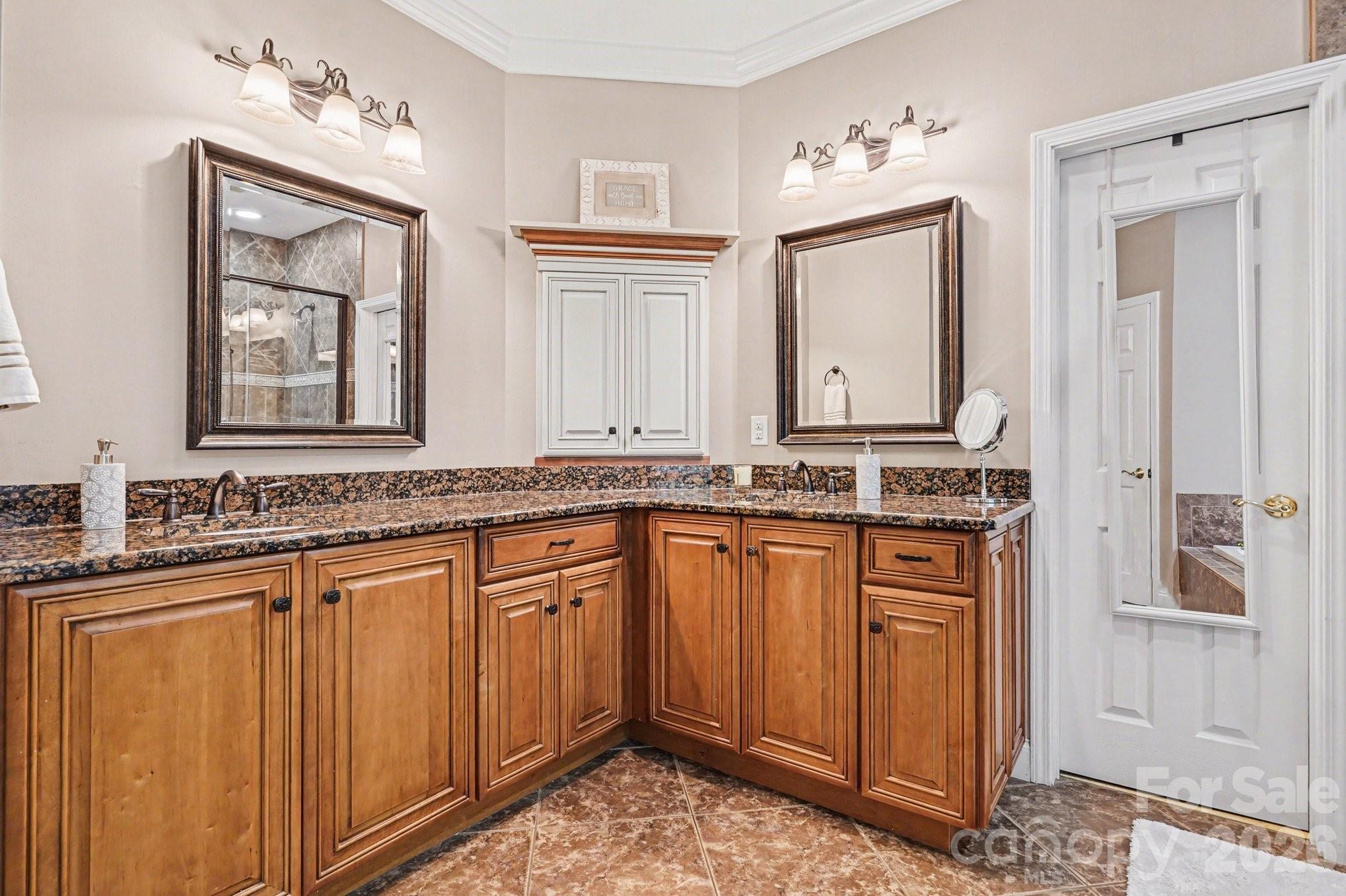 10501 Olde Irongate Lane Property Photo 24
