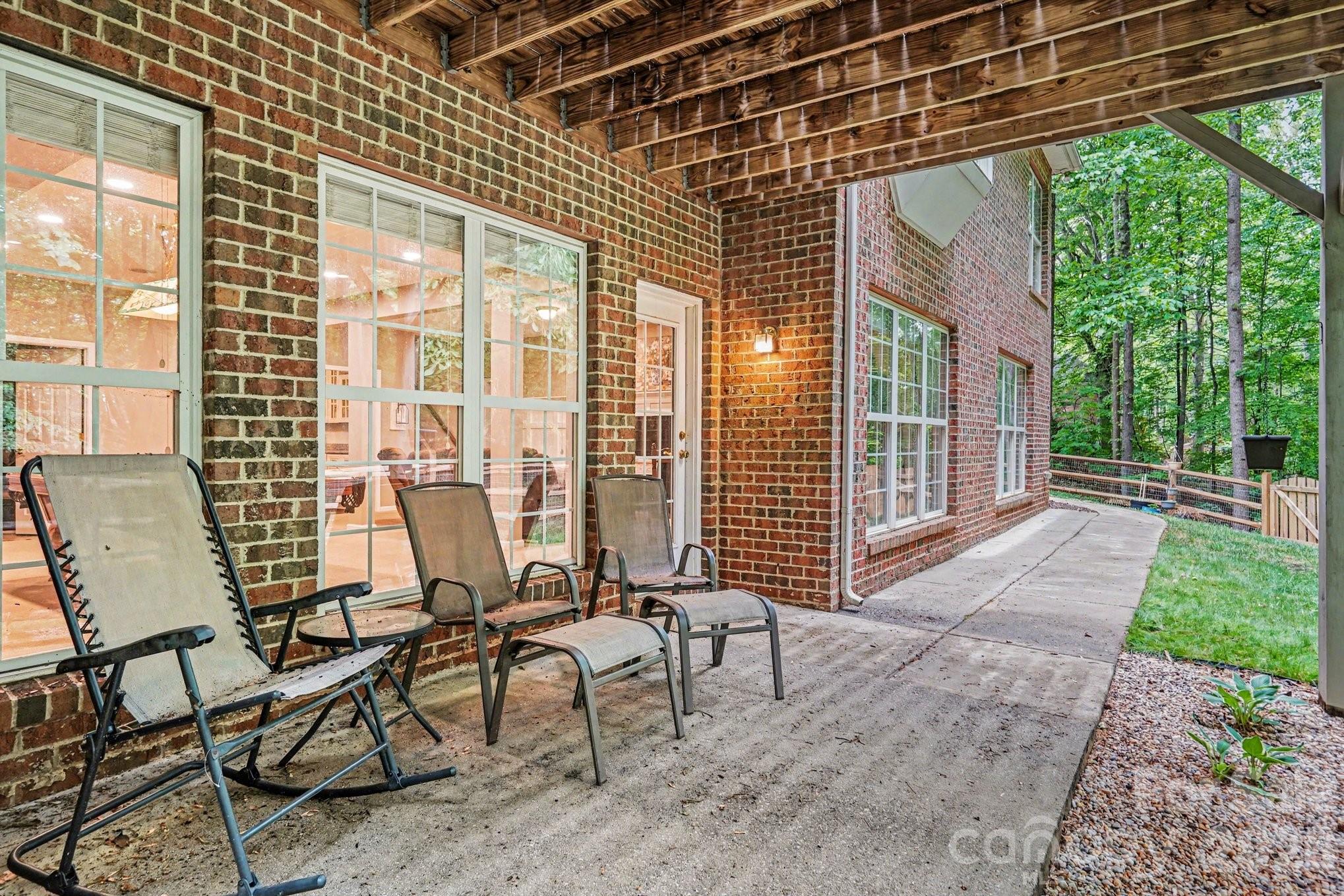 10501 Olde Irongate Lane Property Photo 32