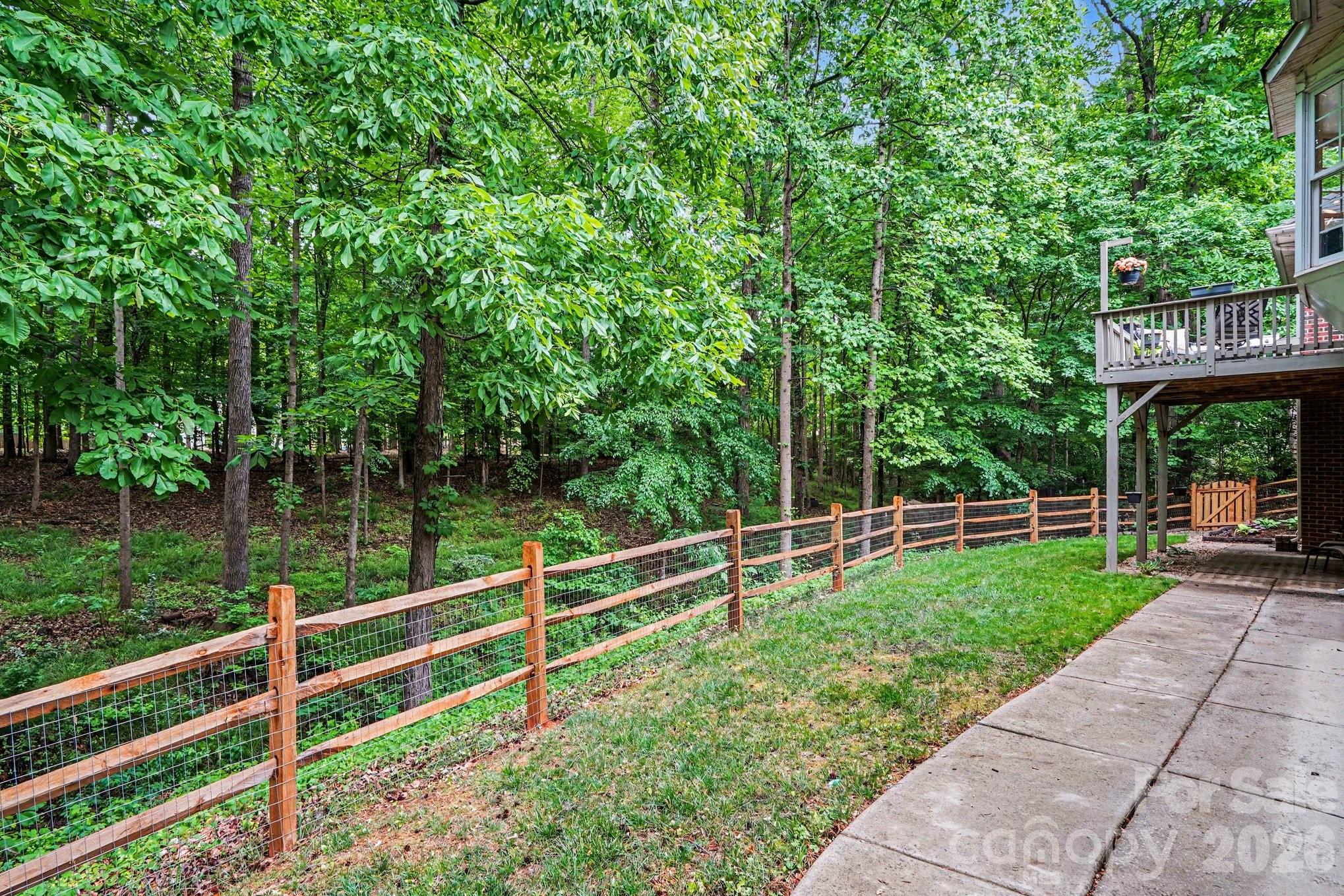 10501 Olde Irongate Lane Property Photo 35