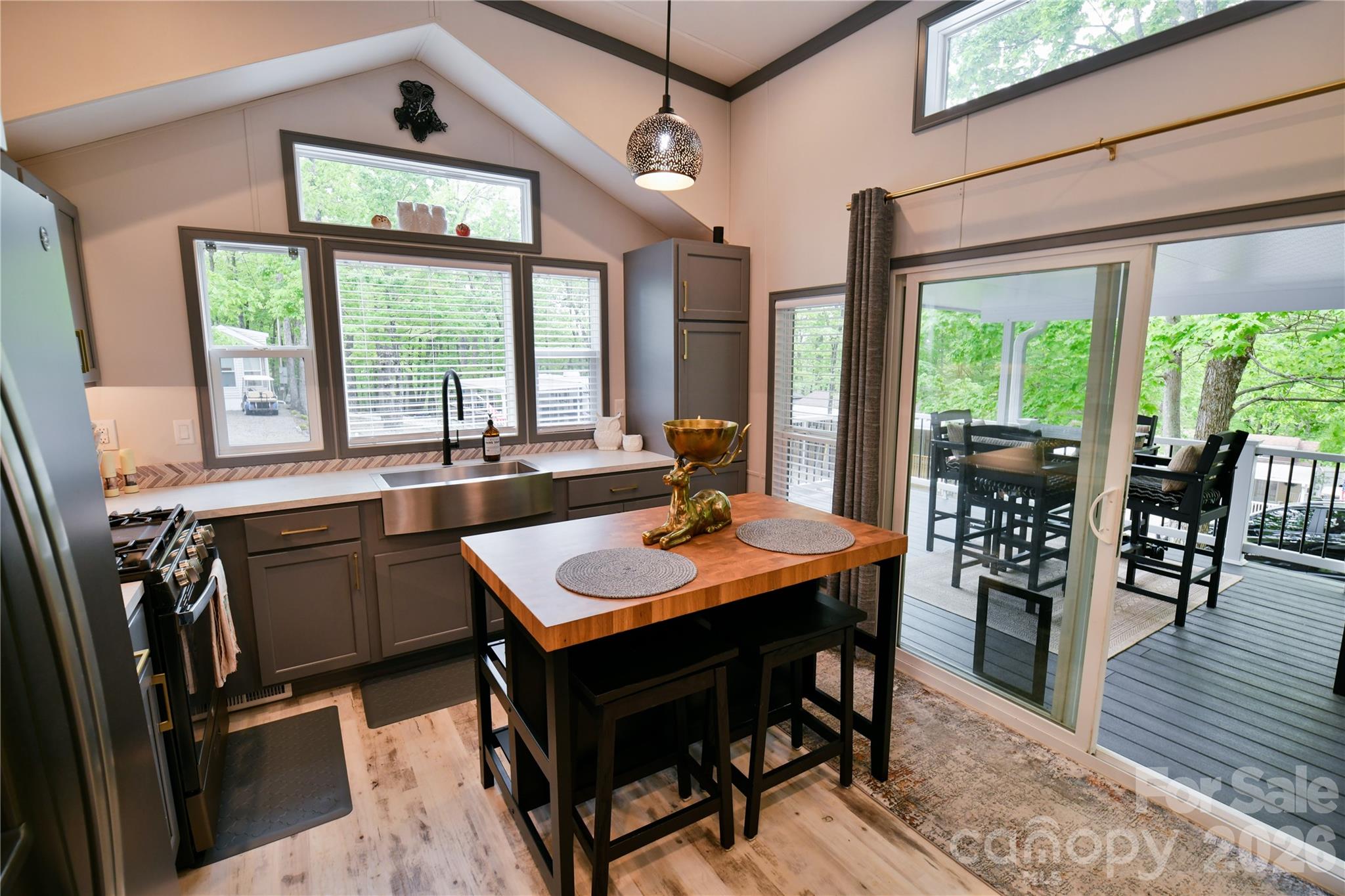310 Laurelwood Lane Property Photo 8