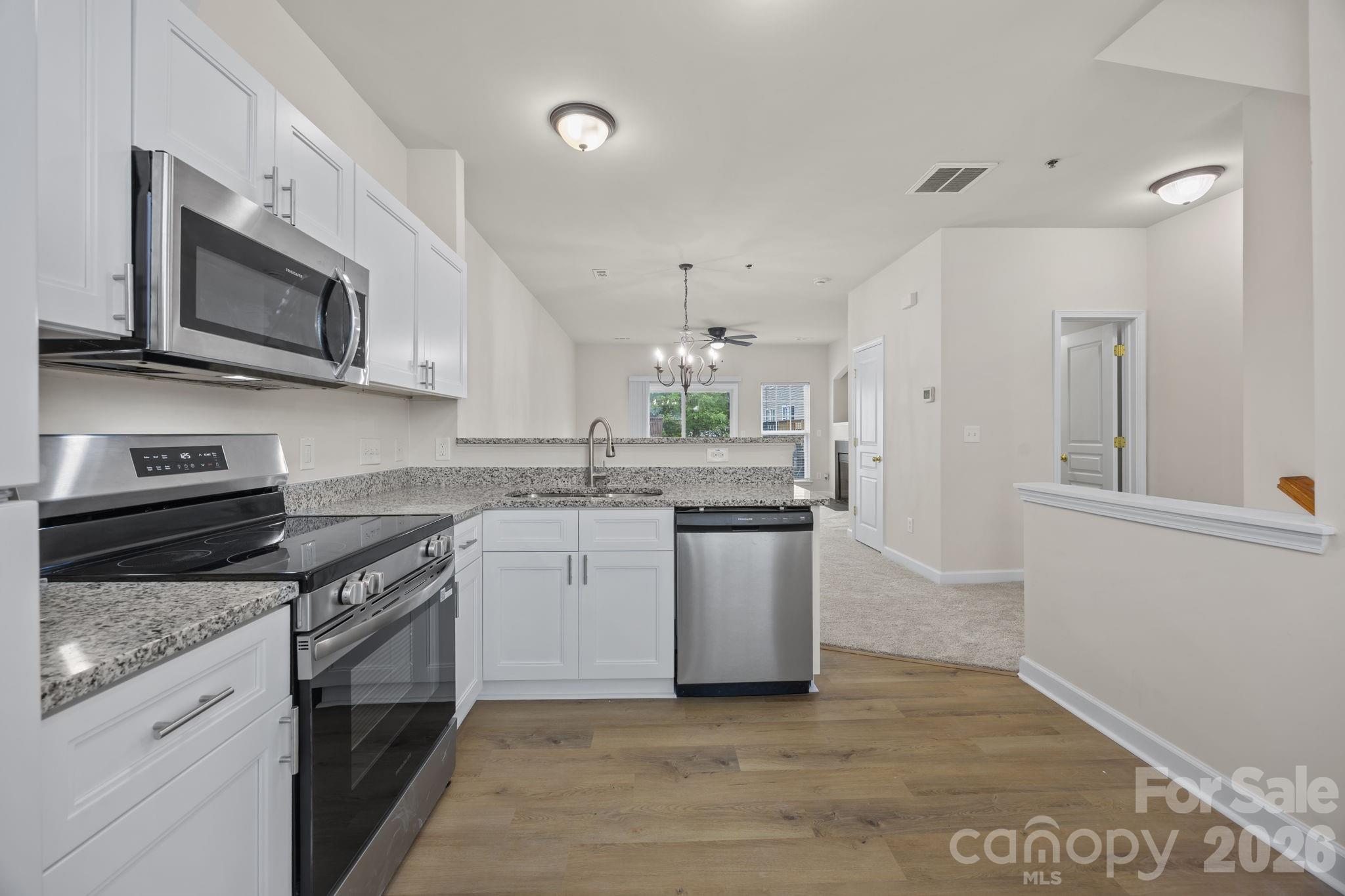 2750 Avalon Loop Road Property Photo 2