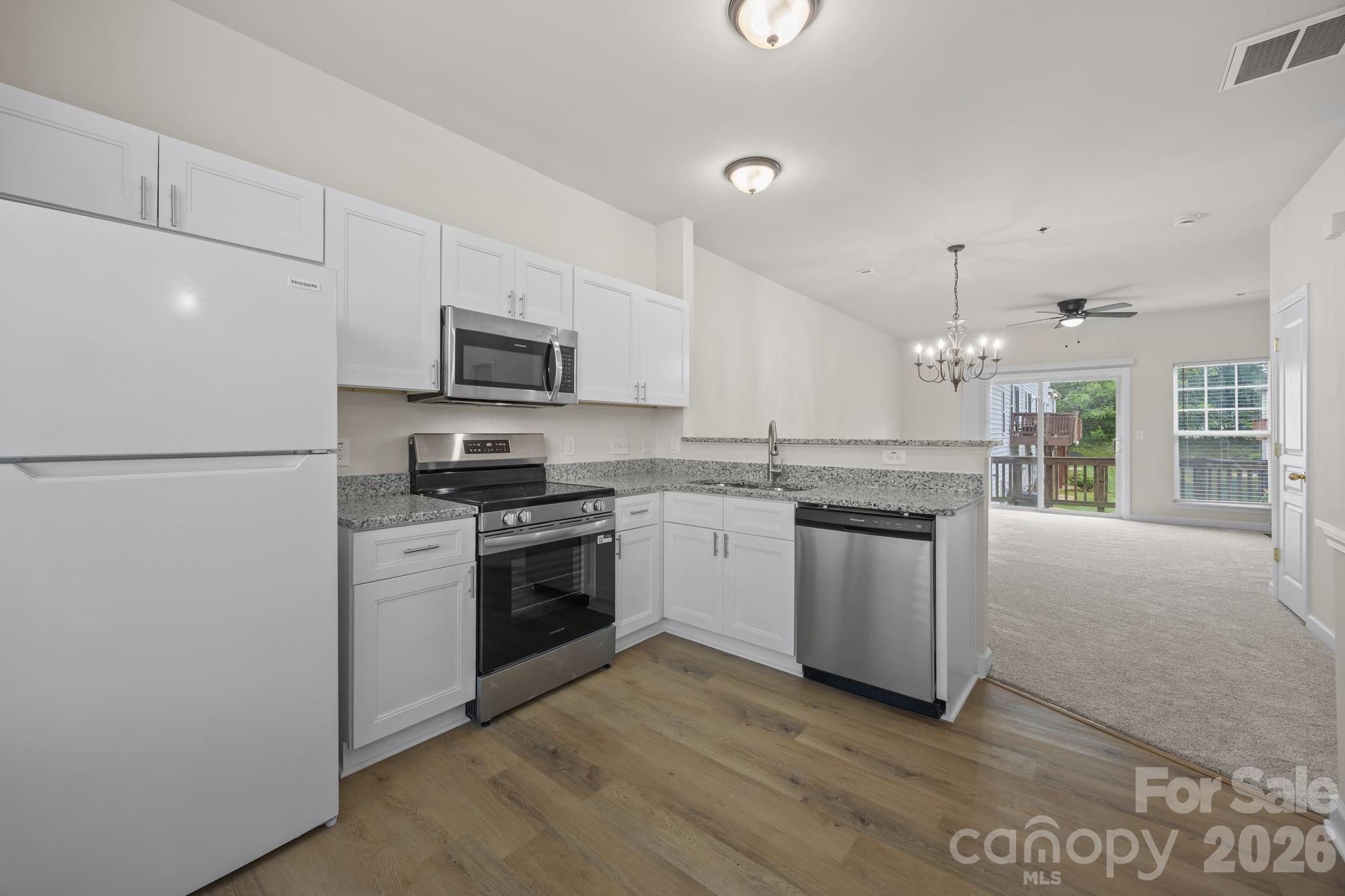 2750 Avalon Loop Road Property Photo 12