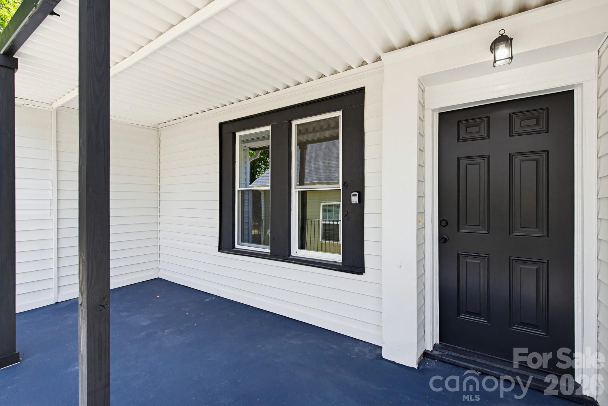 2622 Hemphill Street Property Photo 5