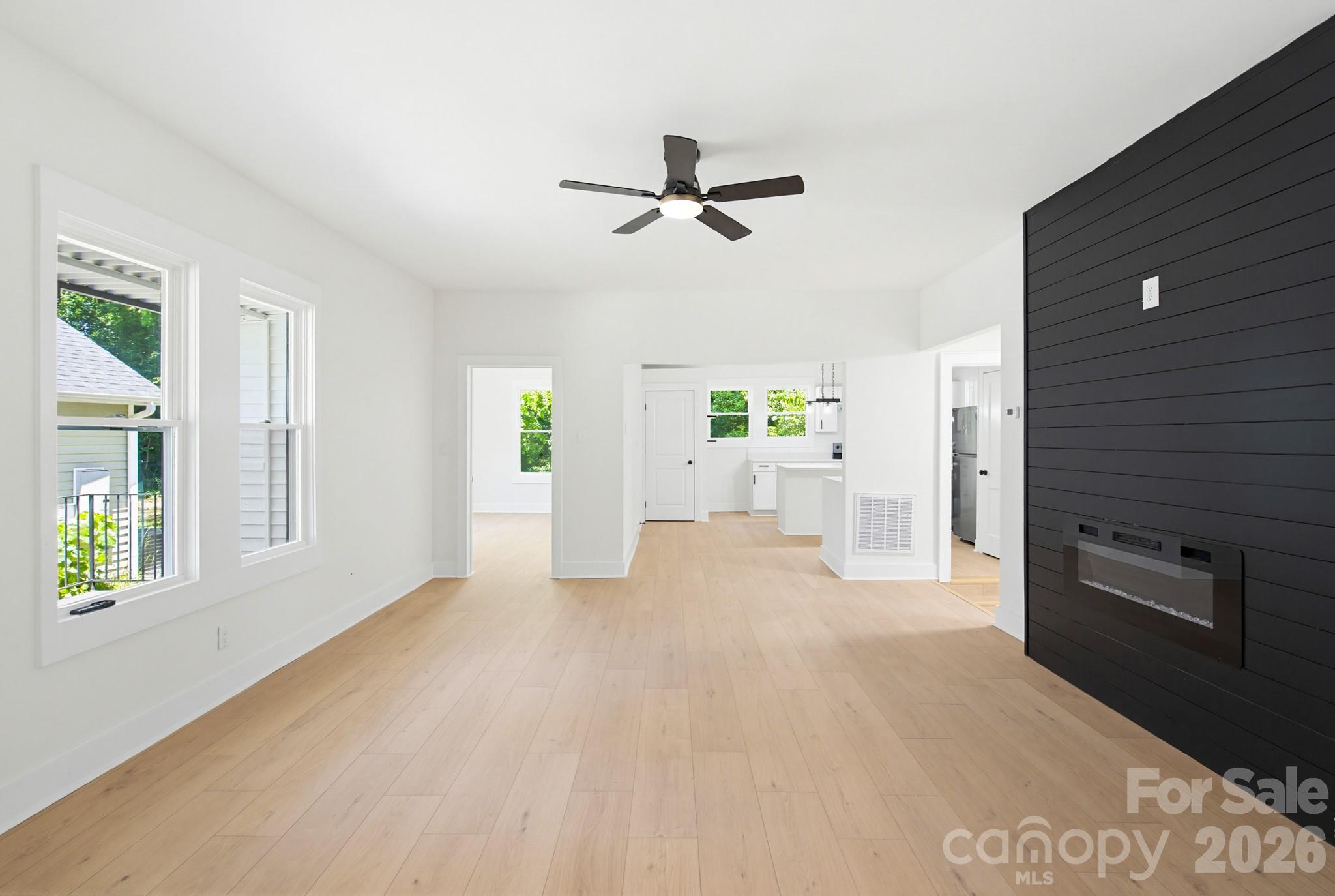 2622 Hemphill Street Property Photo 11