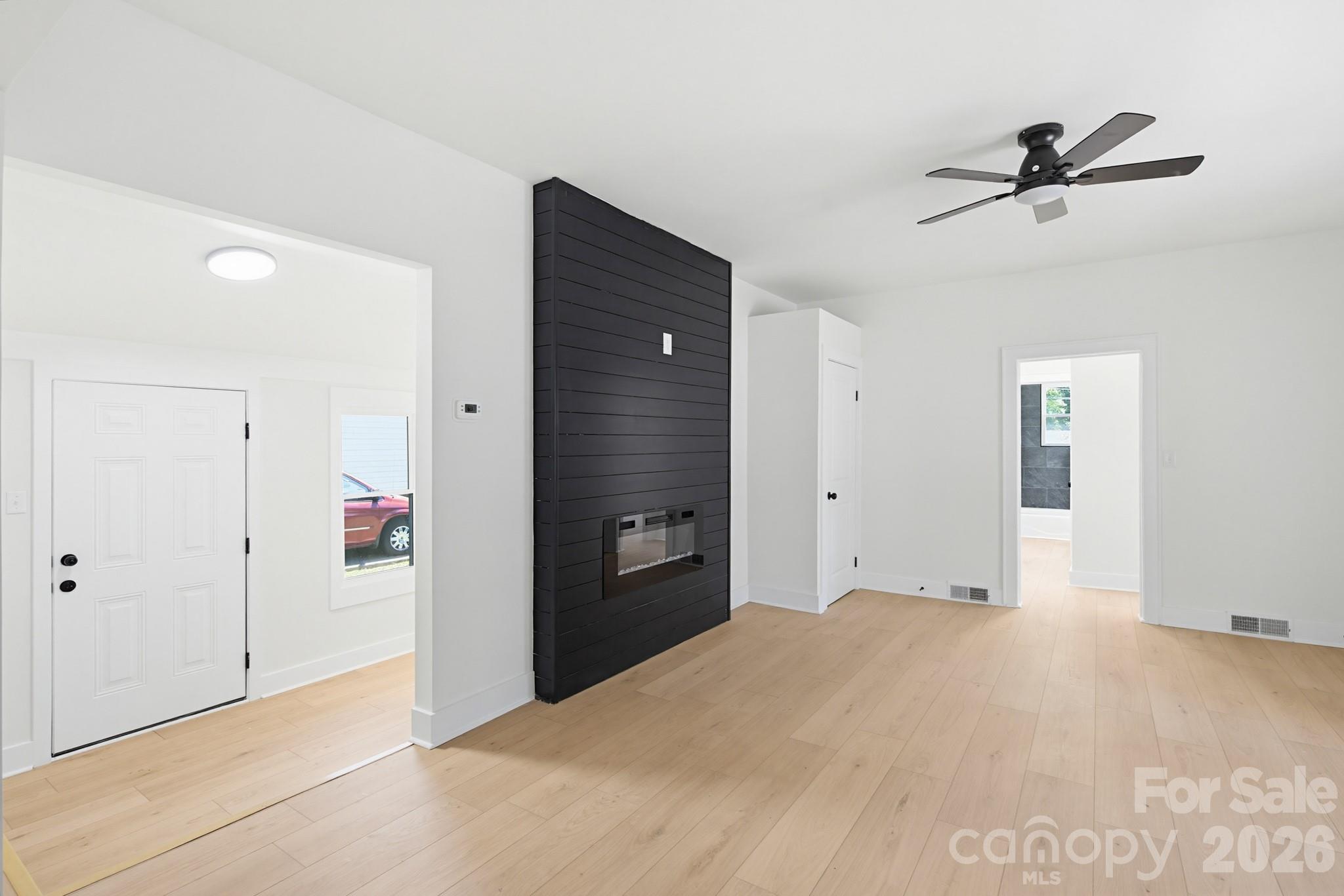 2622 Hemphill Street Property Photo 12