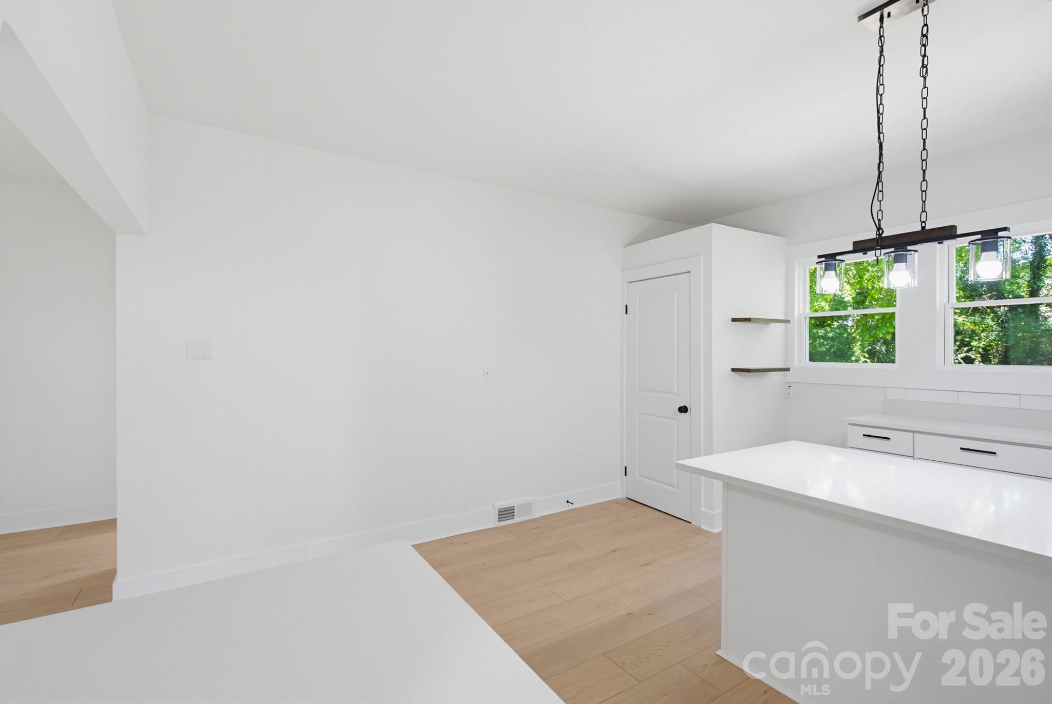 2622 Hemphill Street Property Photo 14