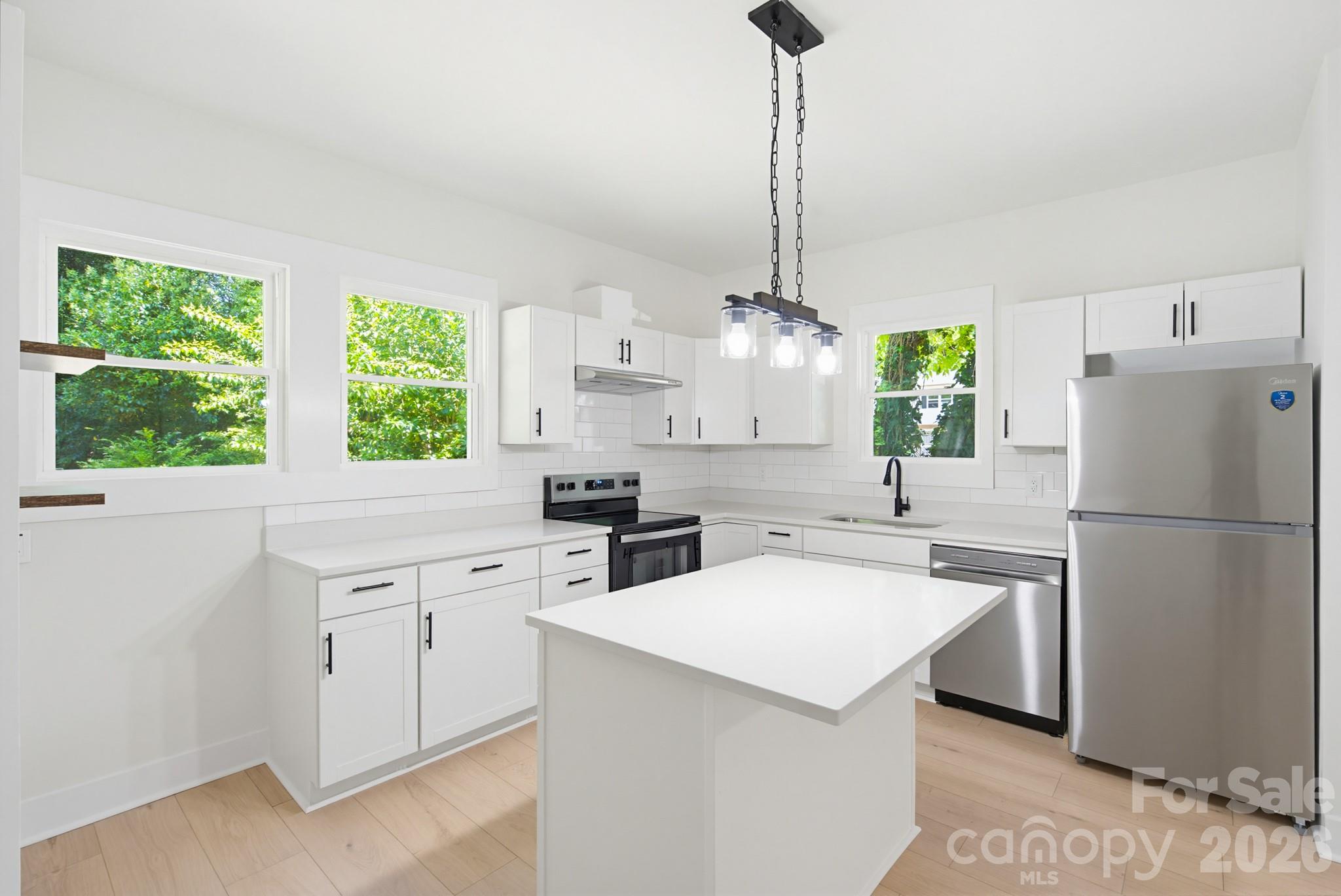 2622 Hemphill Street Property Photo 18