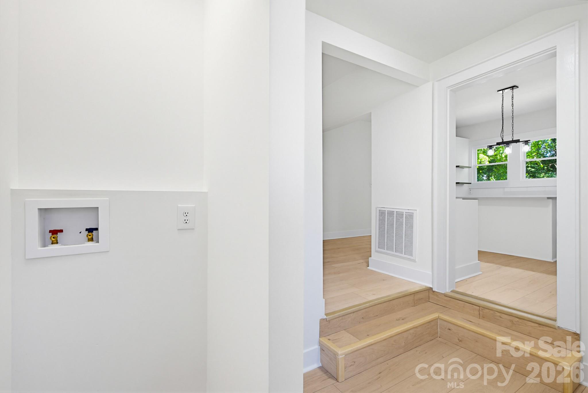 2622 Hemphill Street Property Photo 19