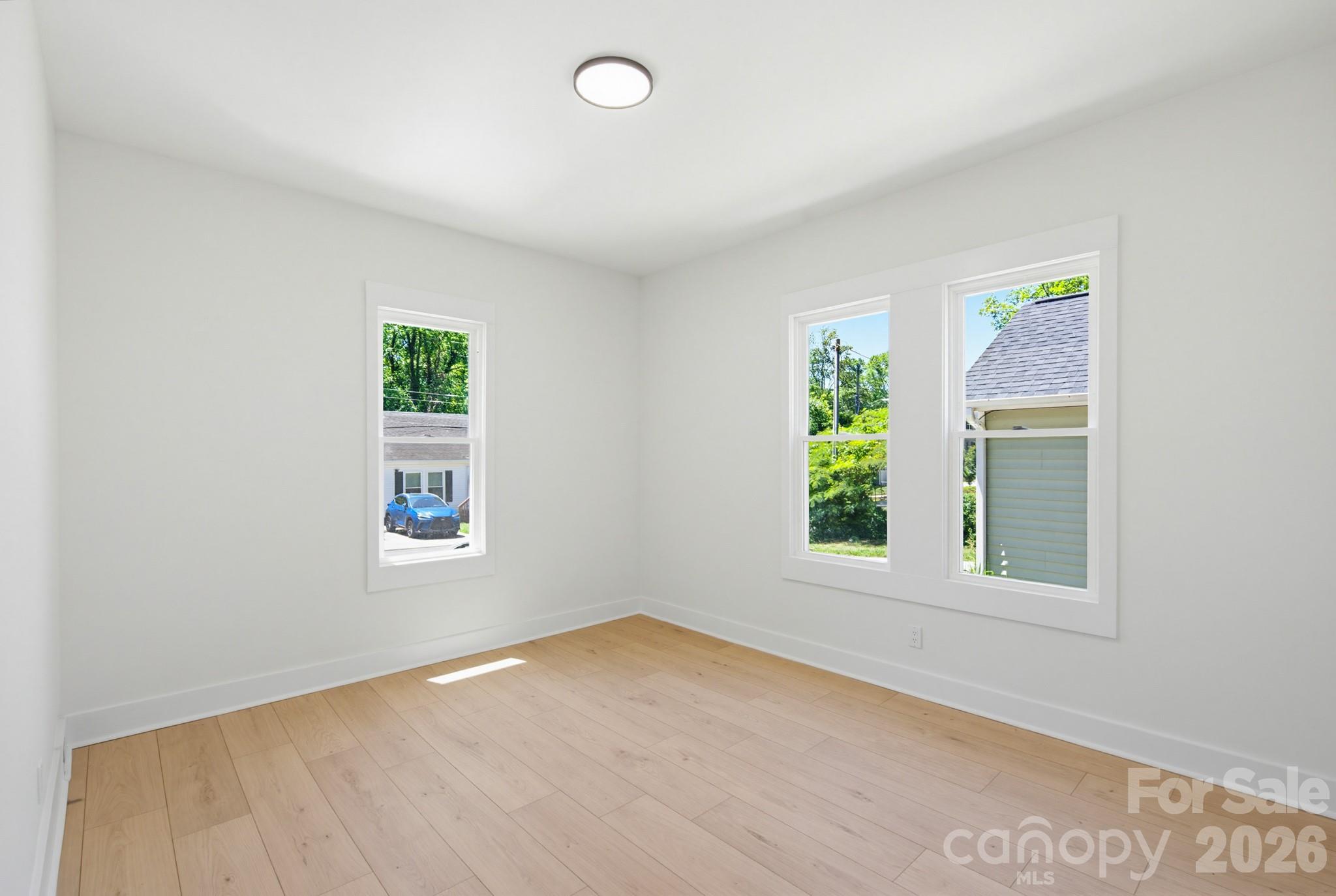 2622 Hemphill Street Property Photo 22