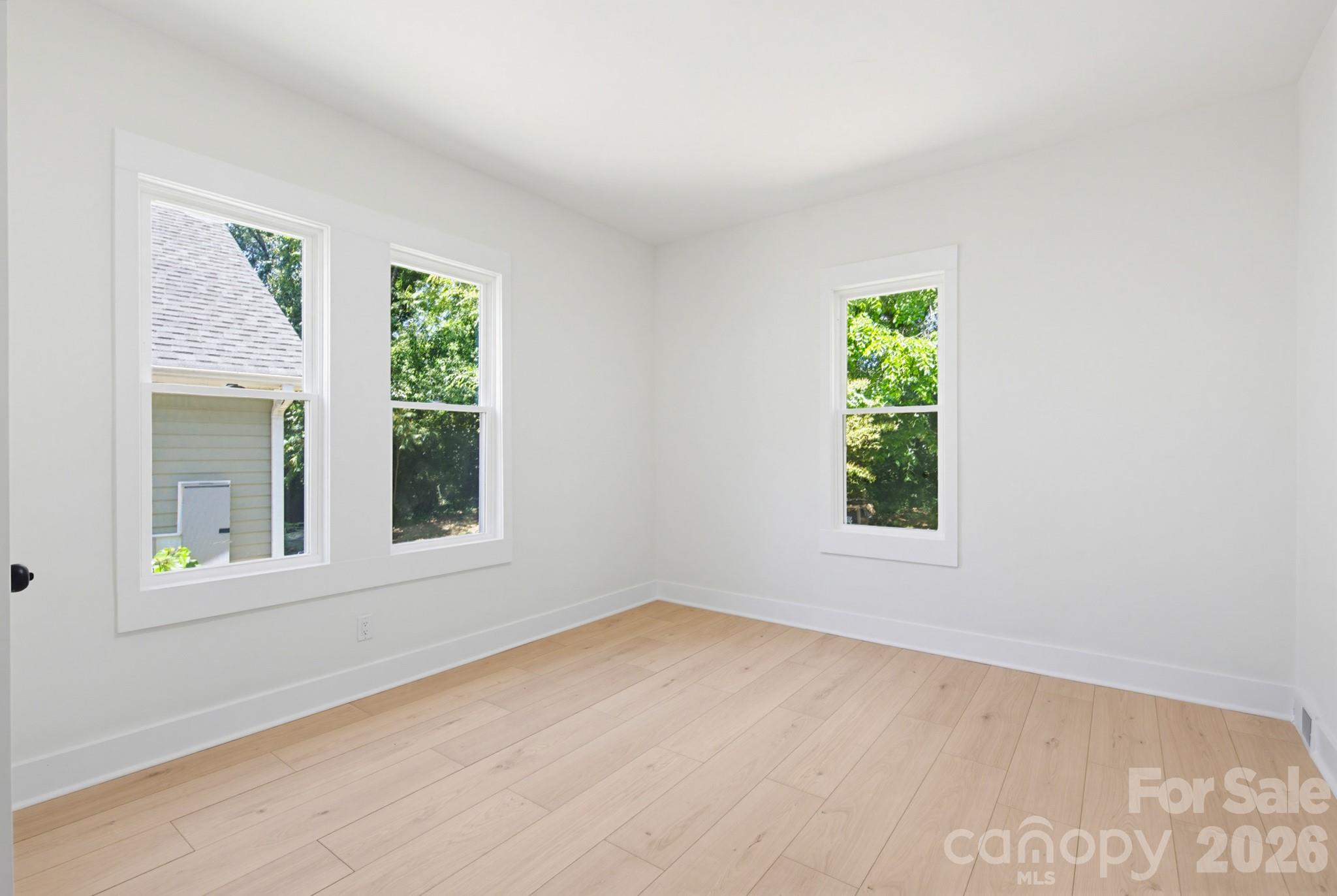 2622 Hemphill Street Property Photo 27