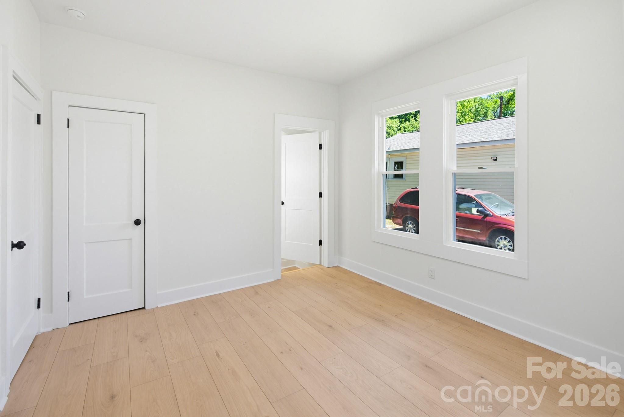 2622 Hemphill Street Property Photo 28