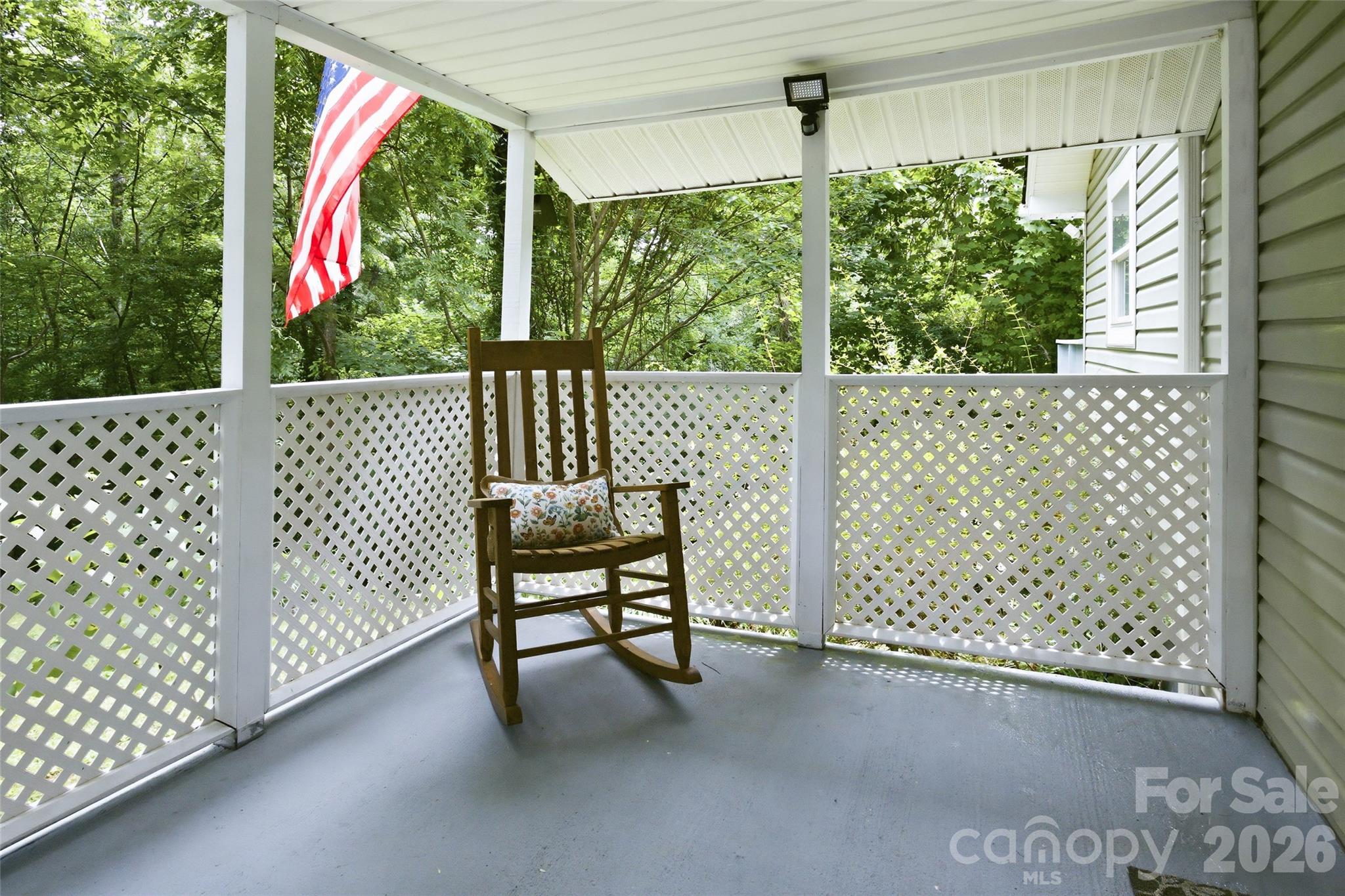 83 E View Street Property Photo 13
