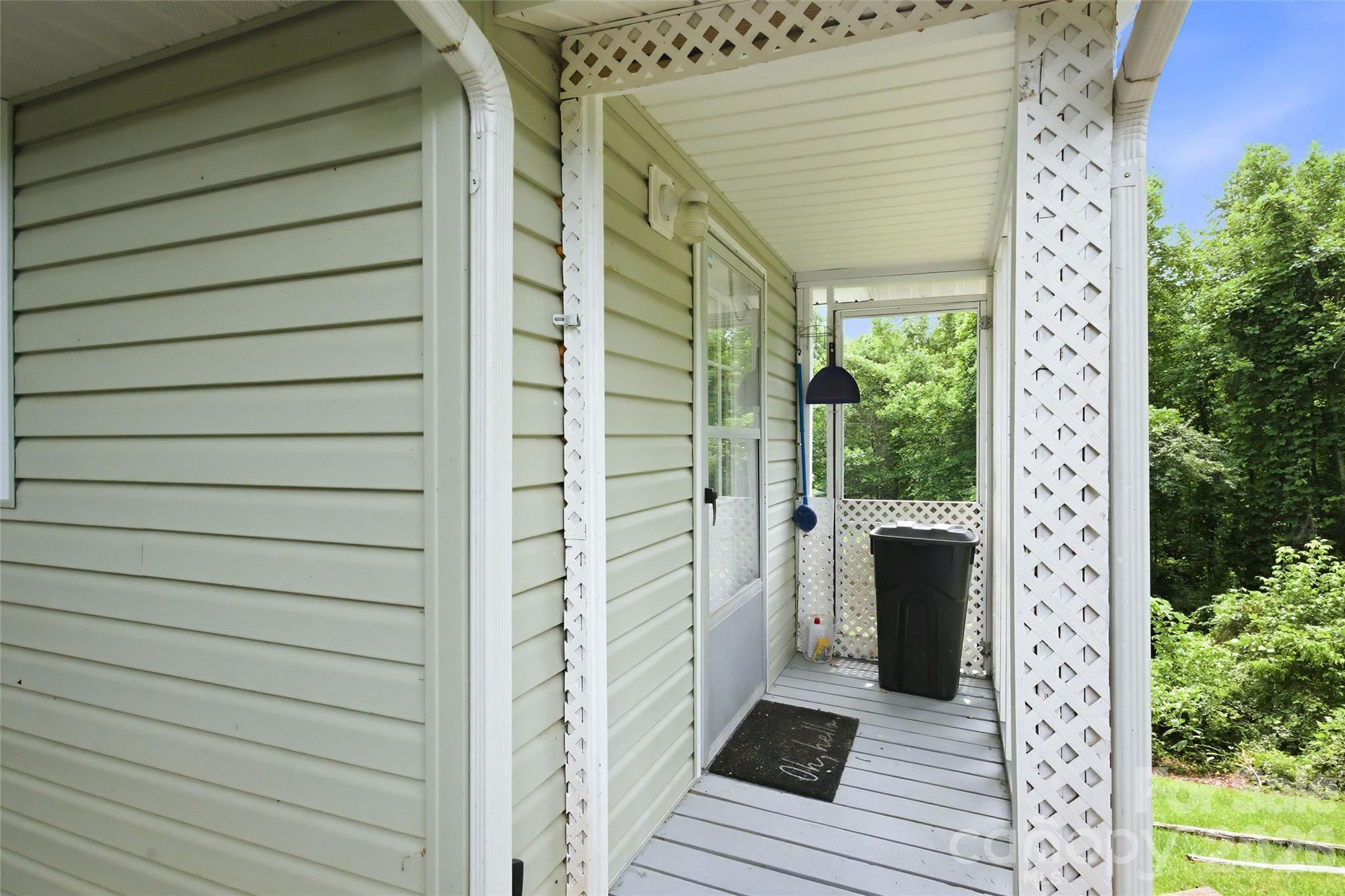 83 E View Street Property Photo 16