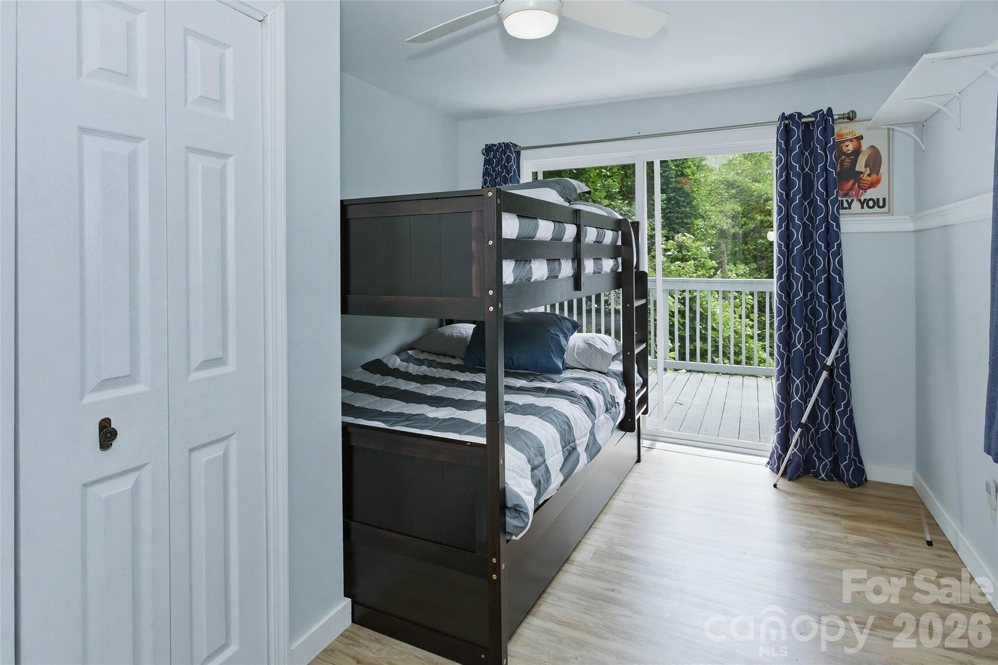 83 E View Street Property Photo 33