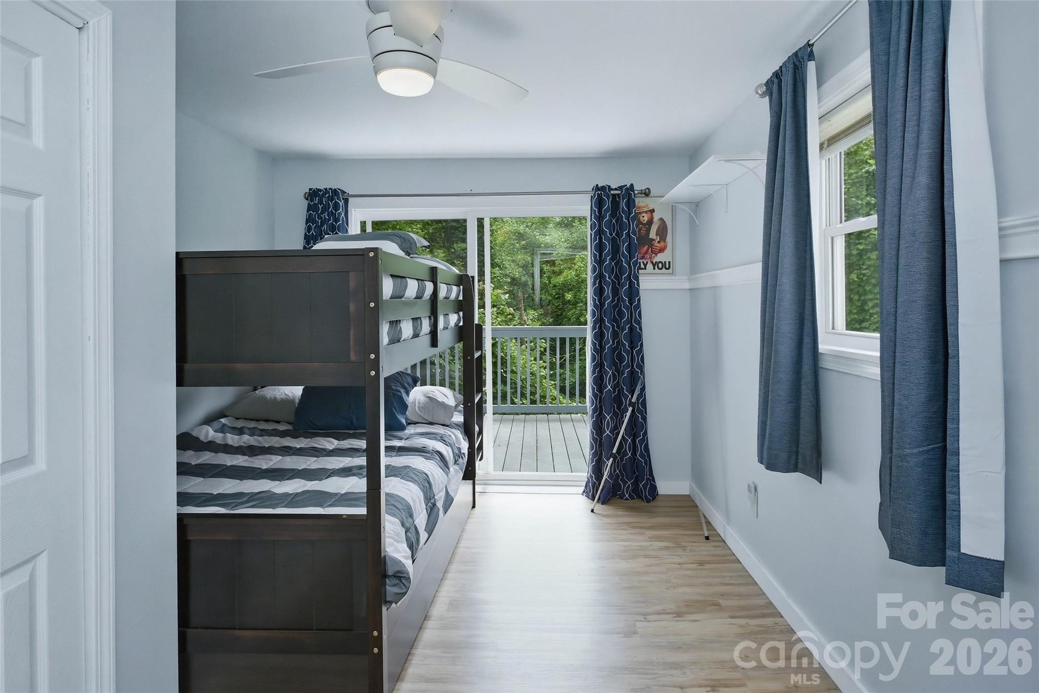 83 E View Street Property Photo 34