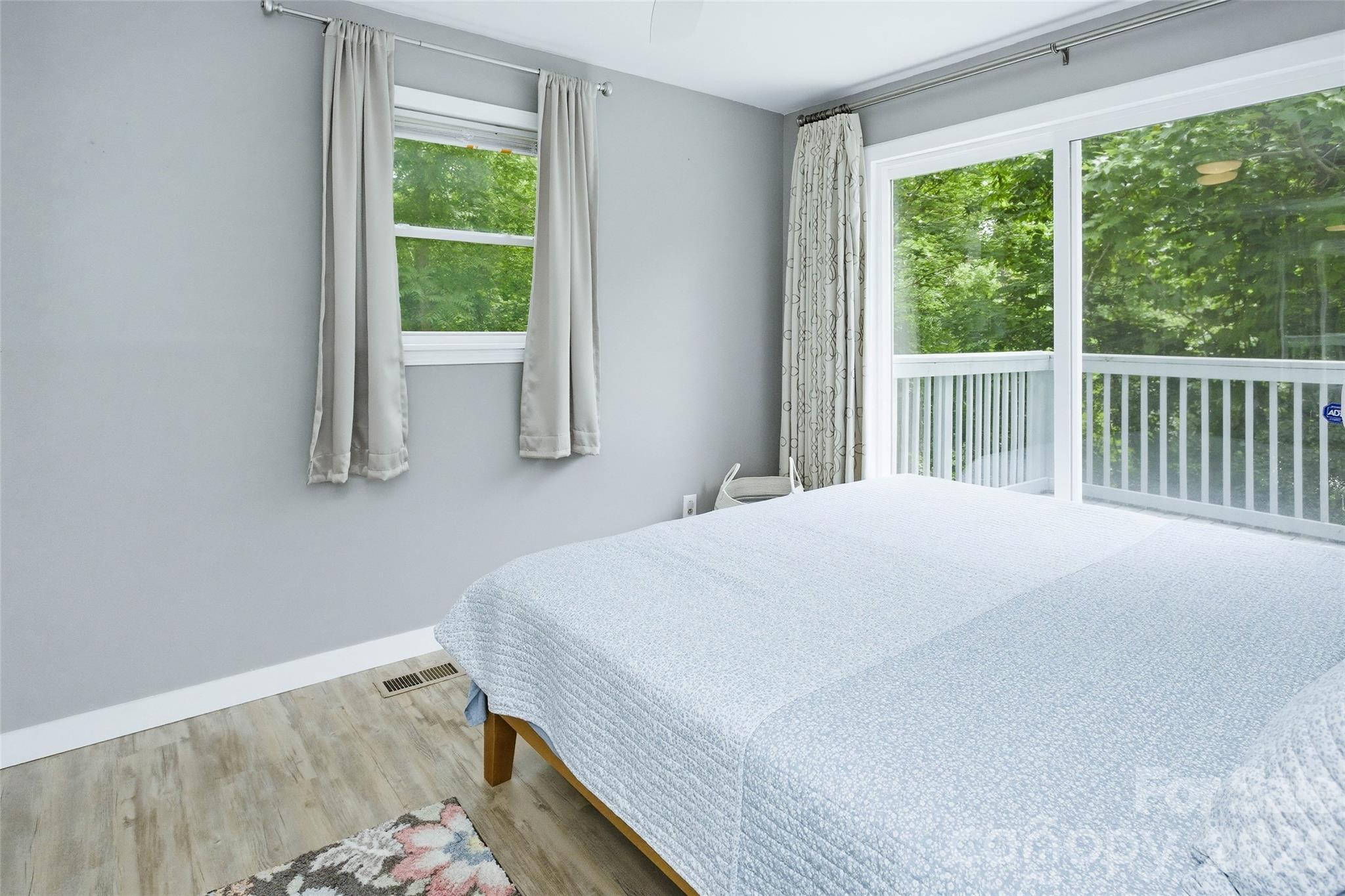 83 E View Street Property Photo 37