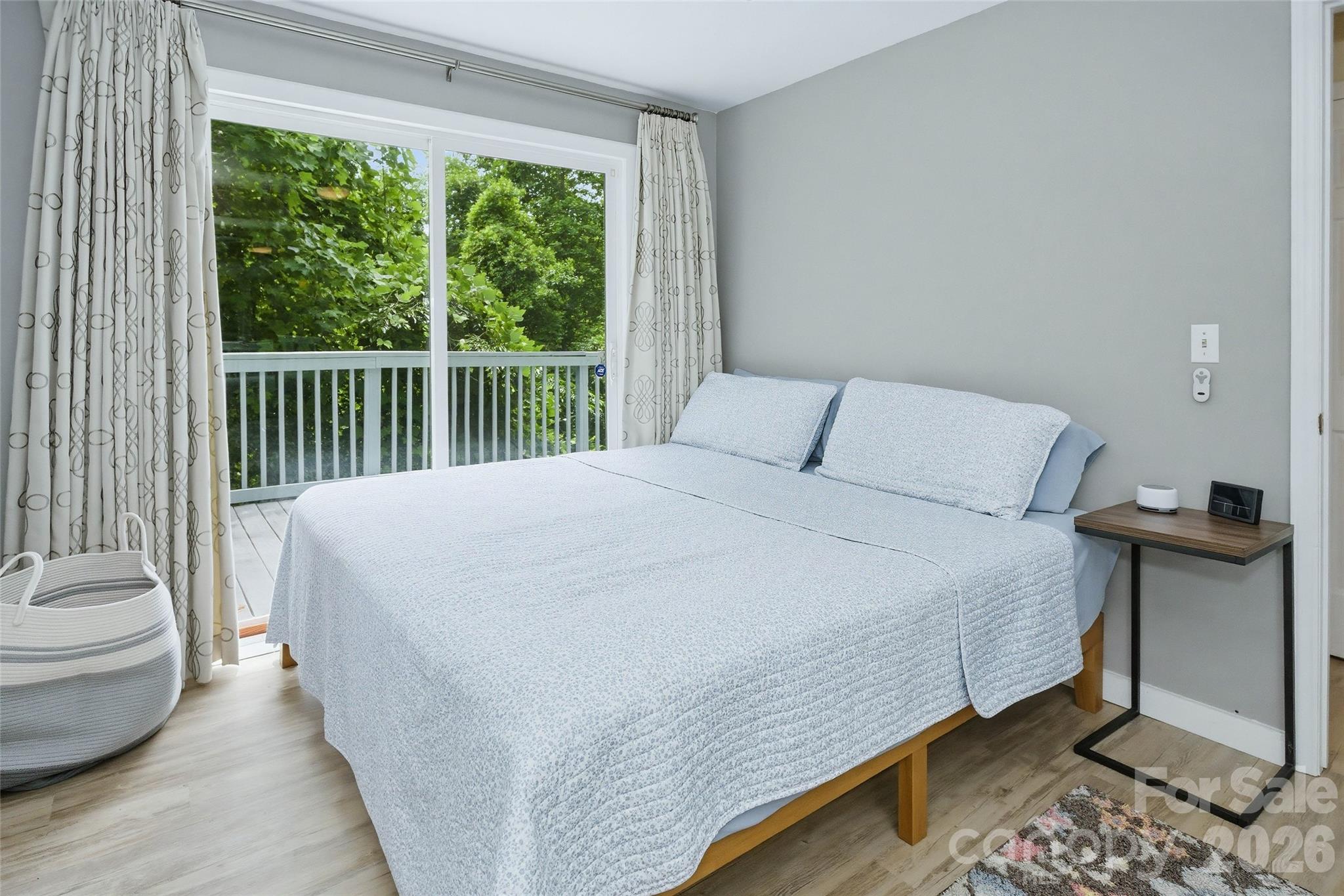 83 E View Street Property Photo 38